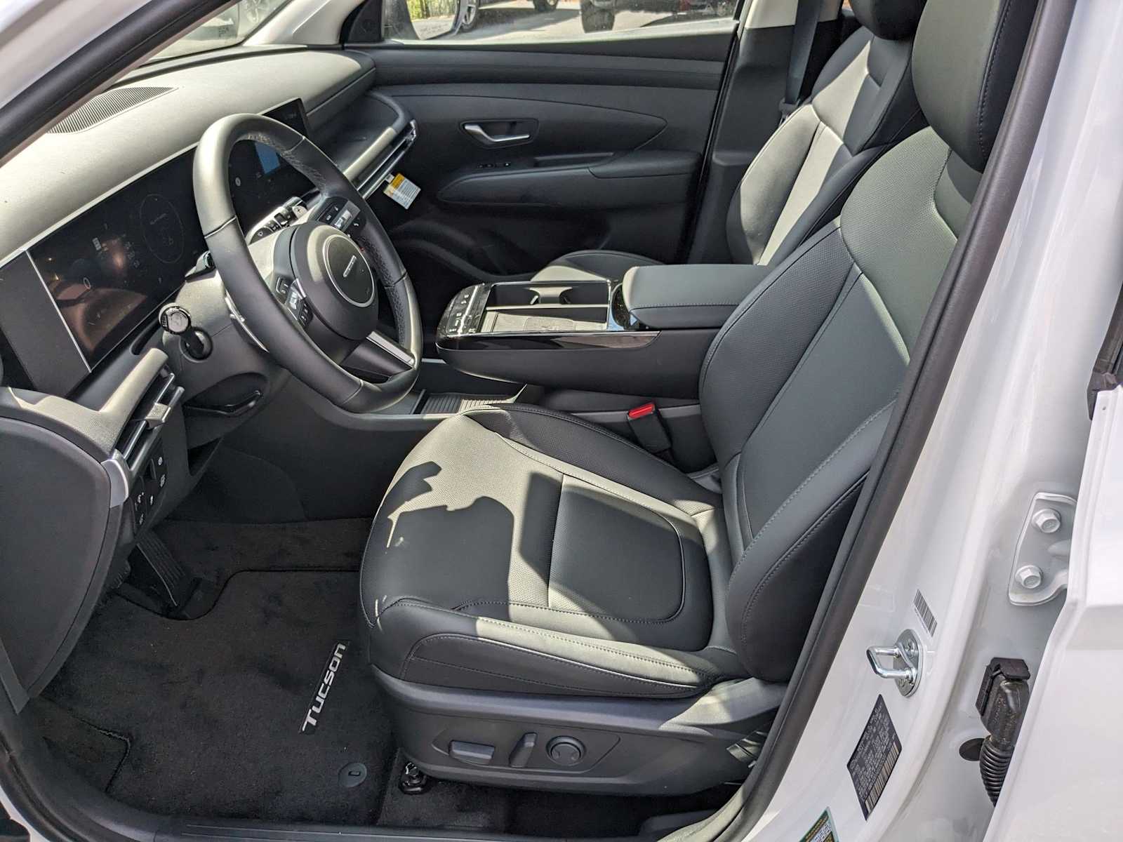 new 2025 Hyundai Tucson Hybrid car, priced at $37,771
