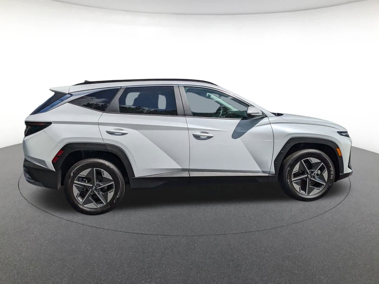 new 2025 Hyundai Tucson Hybrid car, priced at $37,771