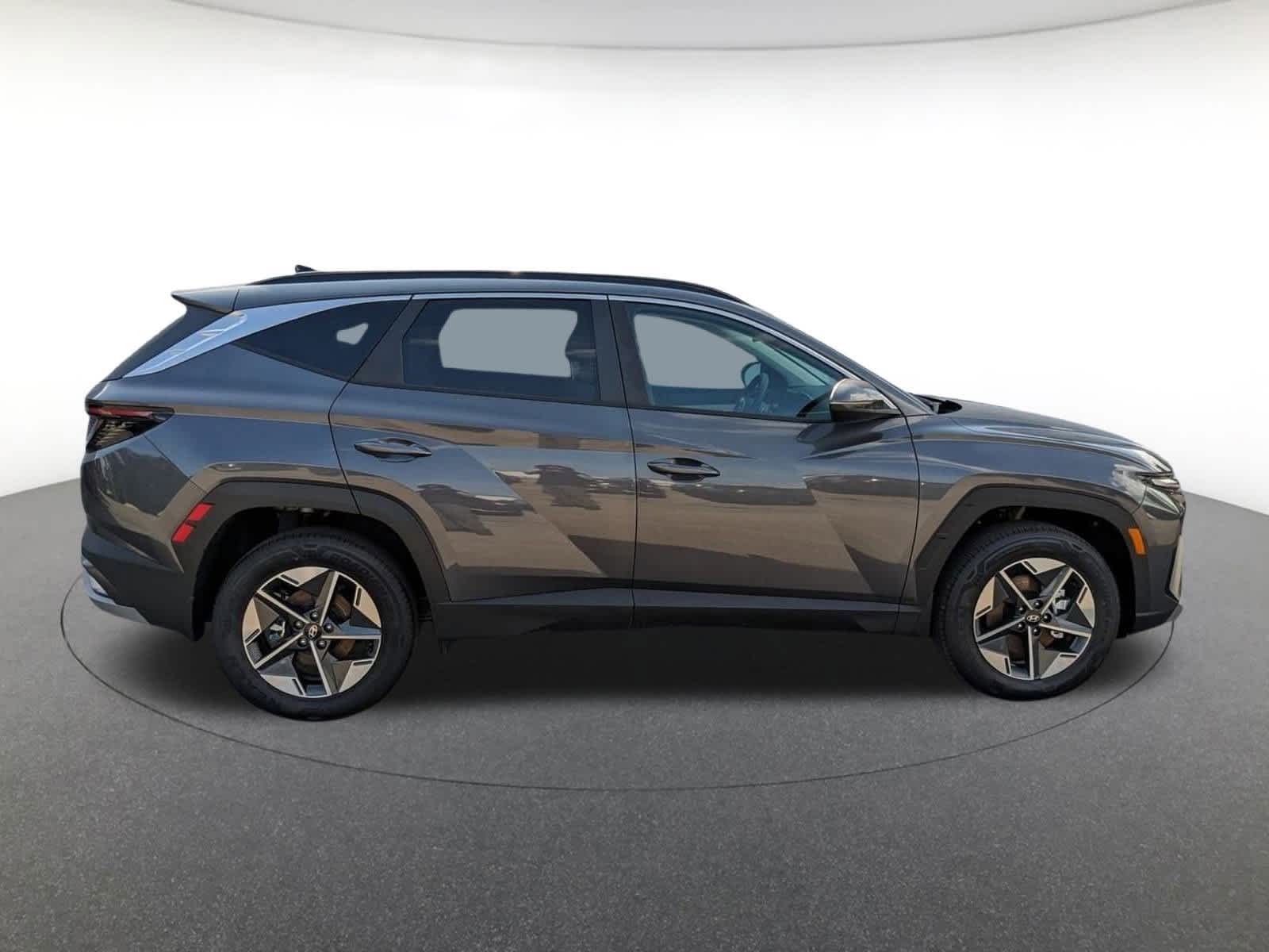 new 2025 Hyundai Tucson Hybrid car, priced at $38,500