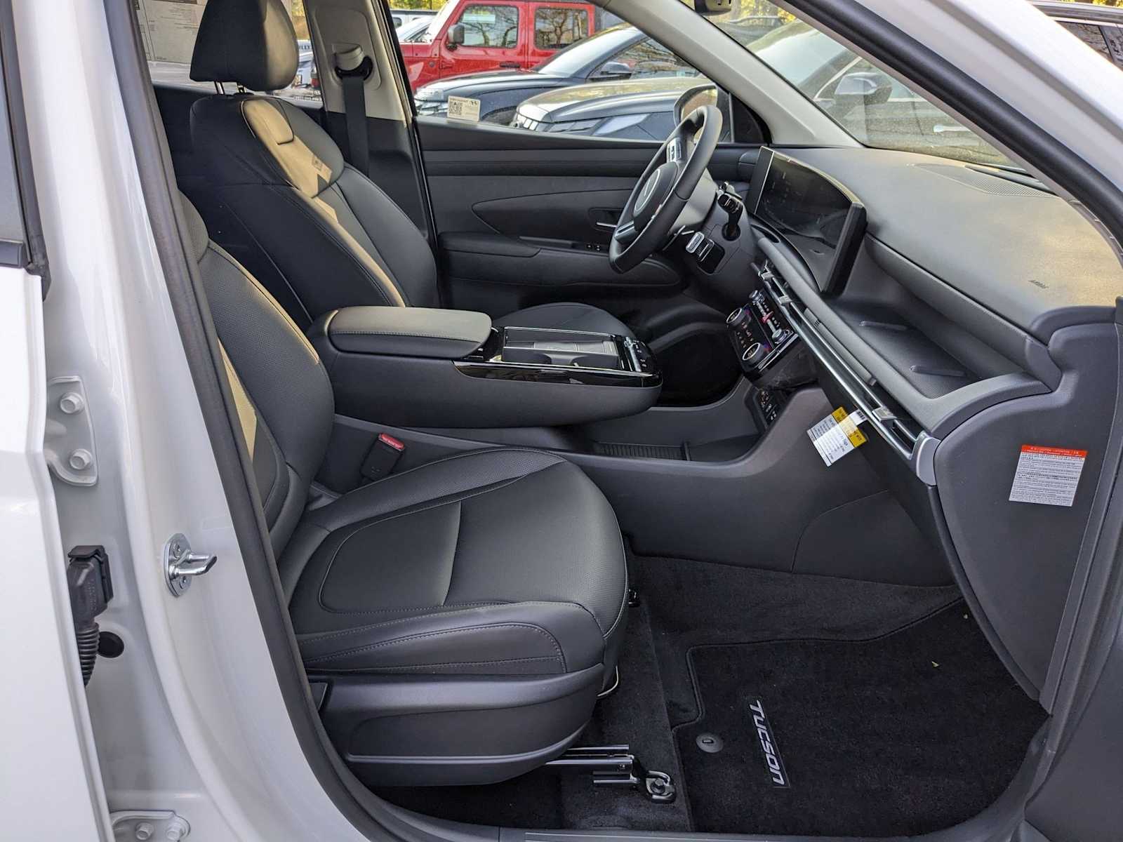 new 2025 Hyundai Tucson Hybrid car, priced at $37,643