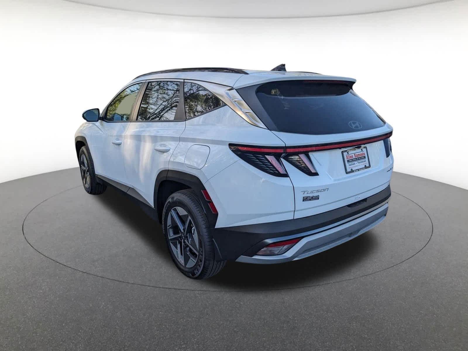 new 2025 Hyundai Tucson Hybrid car, priced at $37,643