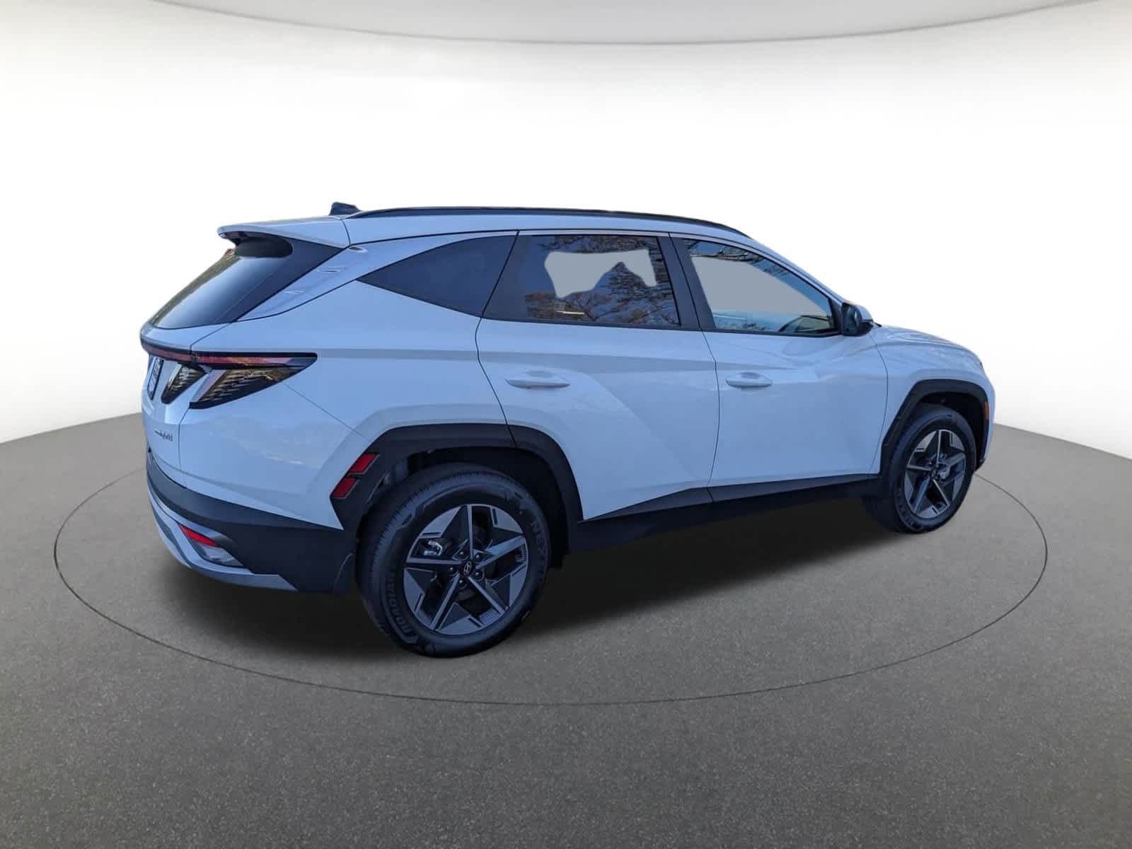 new 2025 Hyundai Tucson Hybrid car, priced at $37,643