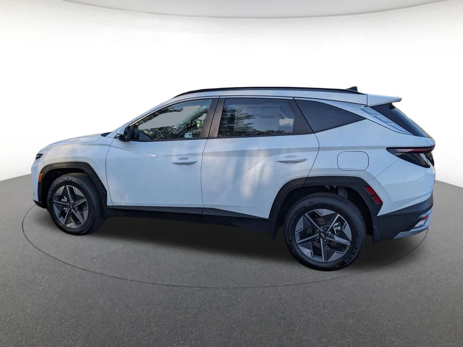 new 2025 Hyundai Tucson Hybrid car, priced at $37,643