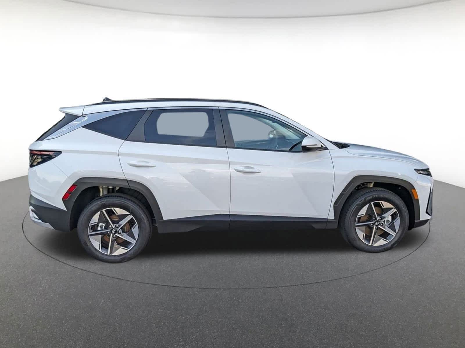 new 2025 Hyundai Tucson Hybrid car, priced at $37,715