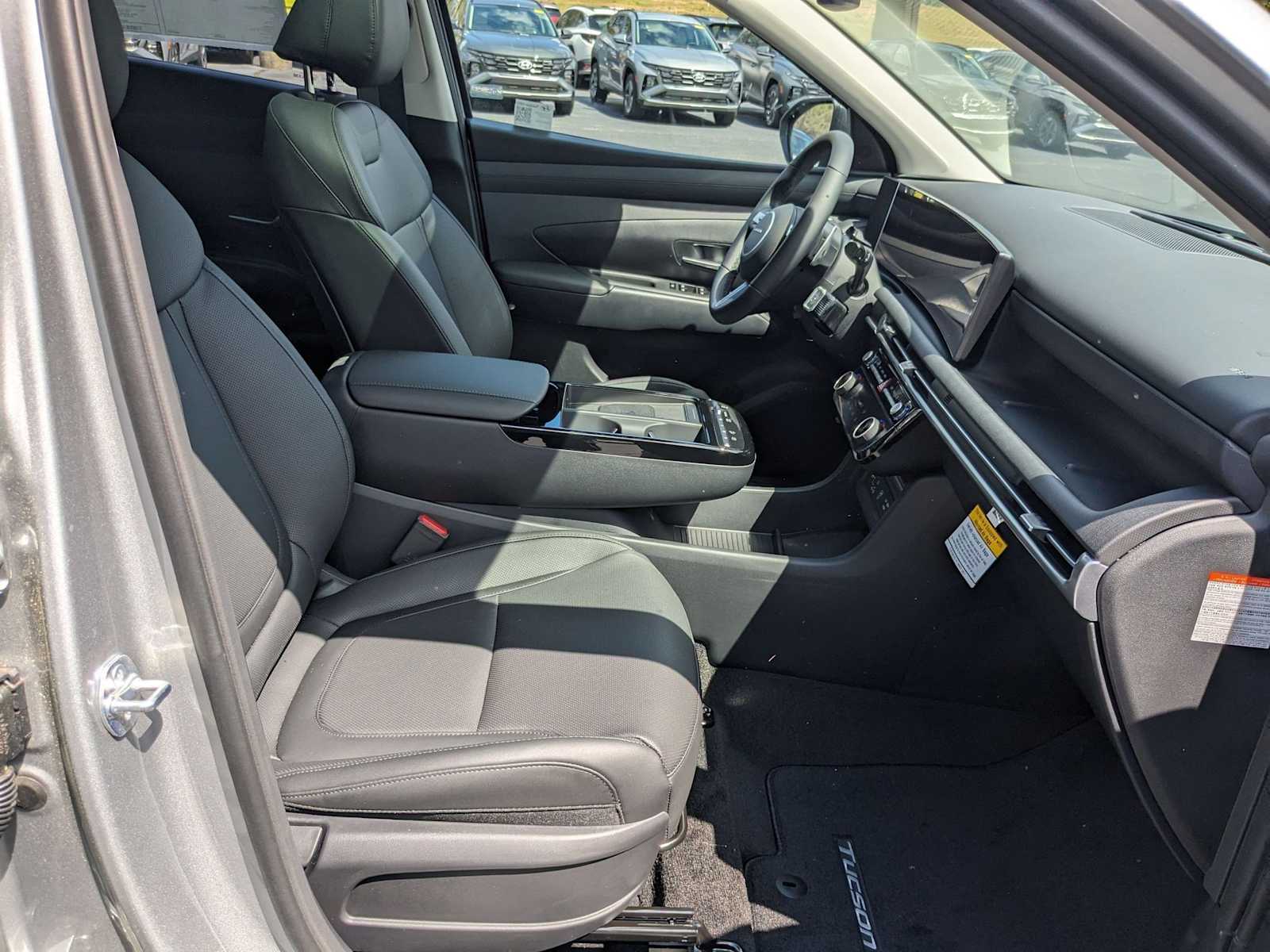 new 2025 Hyundai Tucson Hybrid car, priced at $37,163