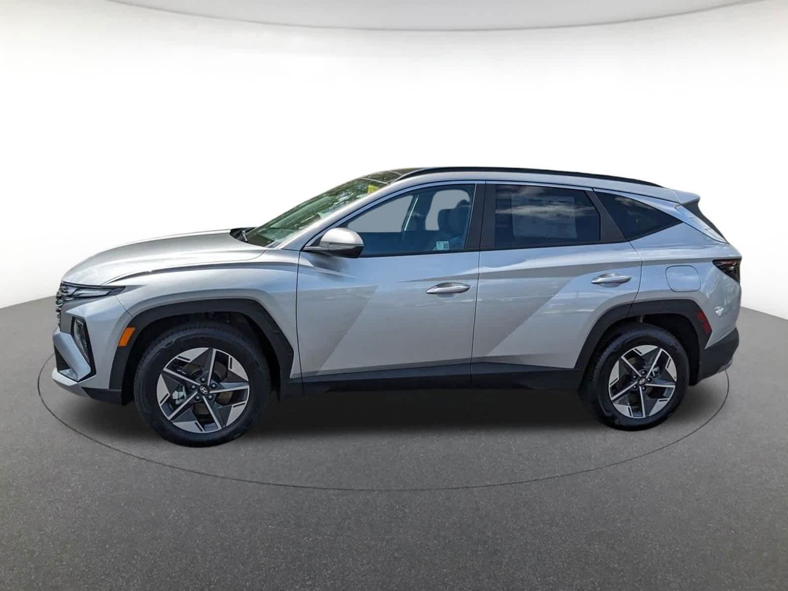 new 2025 Hyundai Tucson Hybrid car, priced at $37,163
