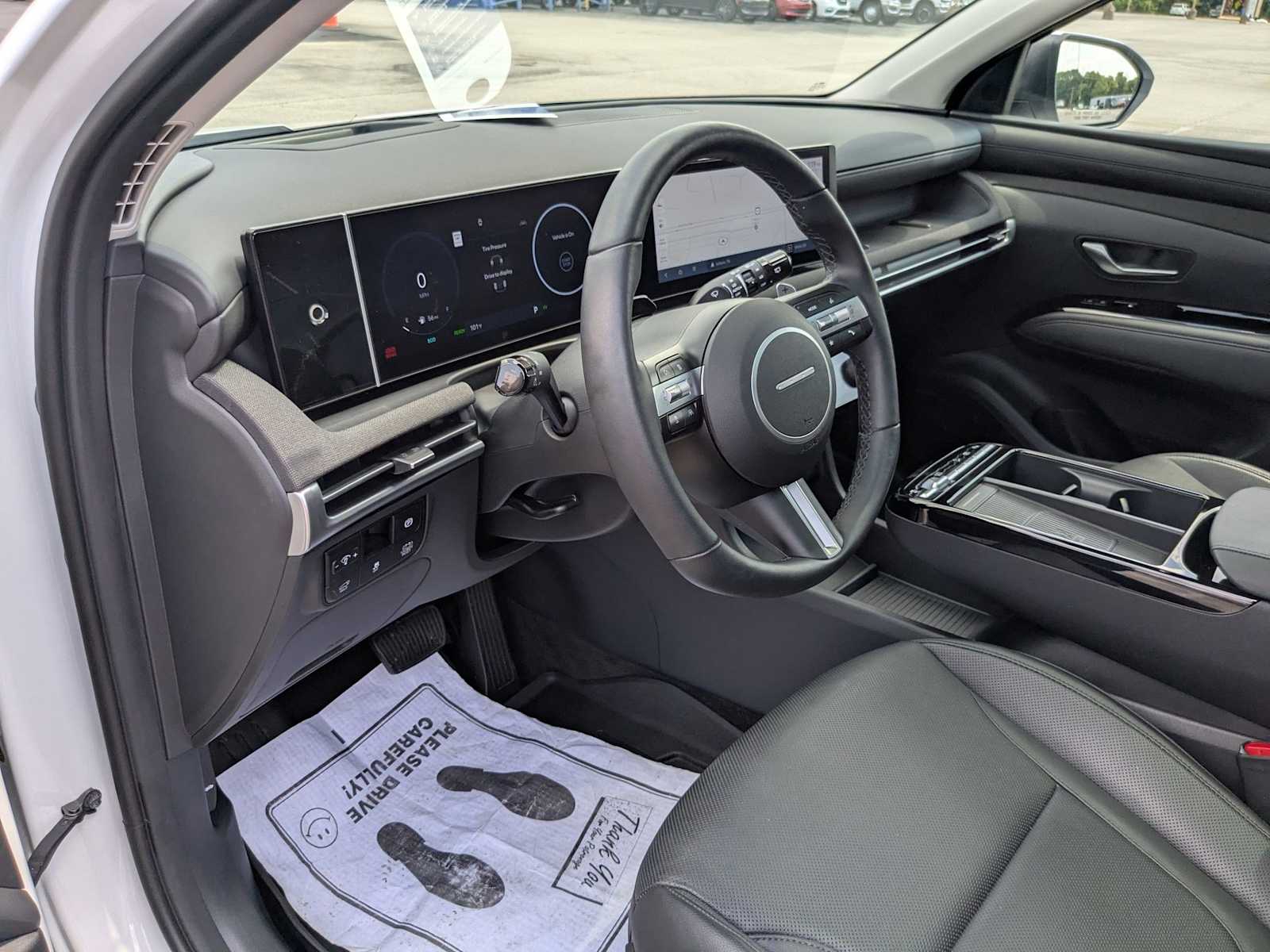 used 2025 Hyundai Tucson Hybrid car