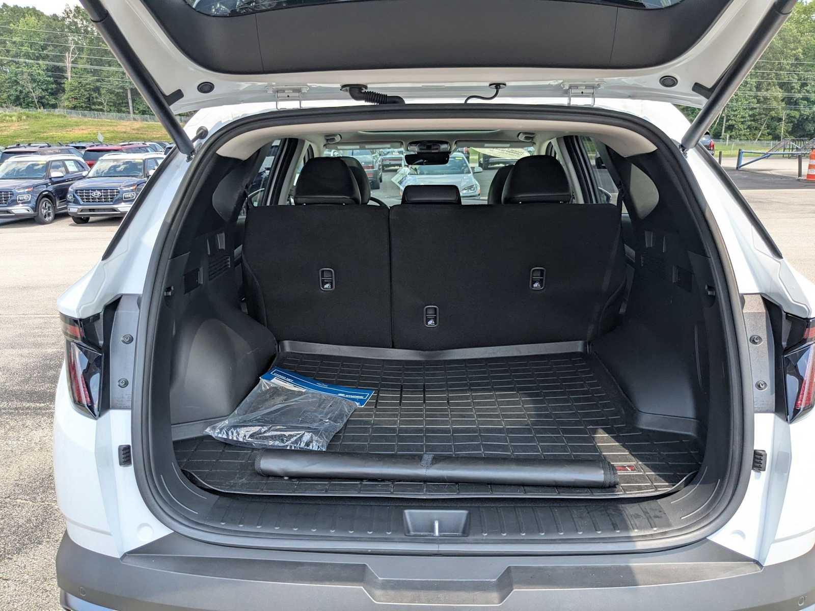 used 2025 Hyundai Tucson Hybrid car