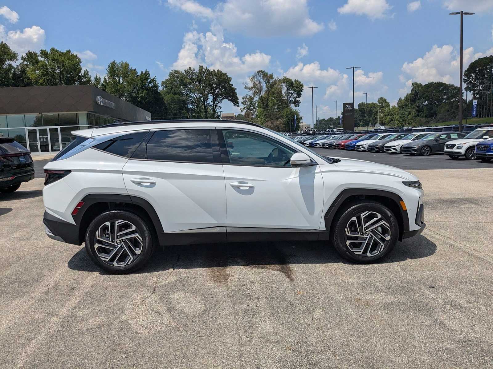 used 2025 Hyundai Tucson Hybrid car