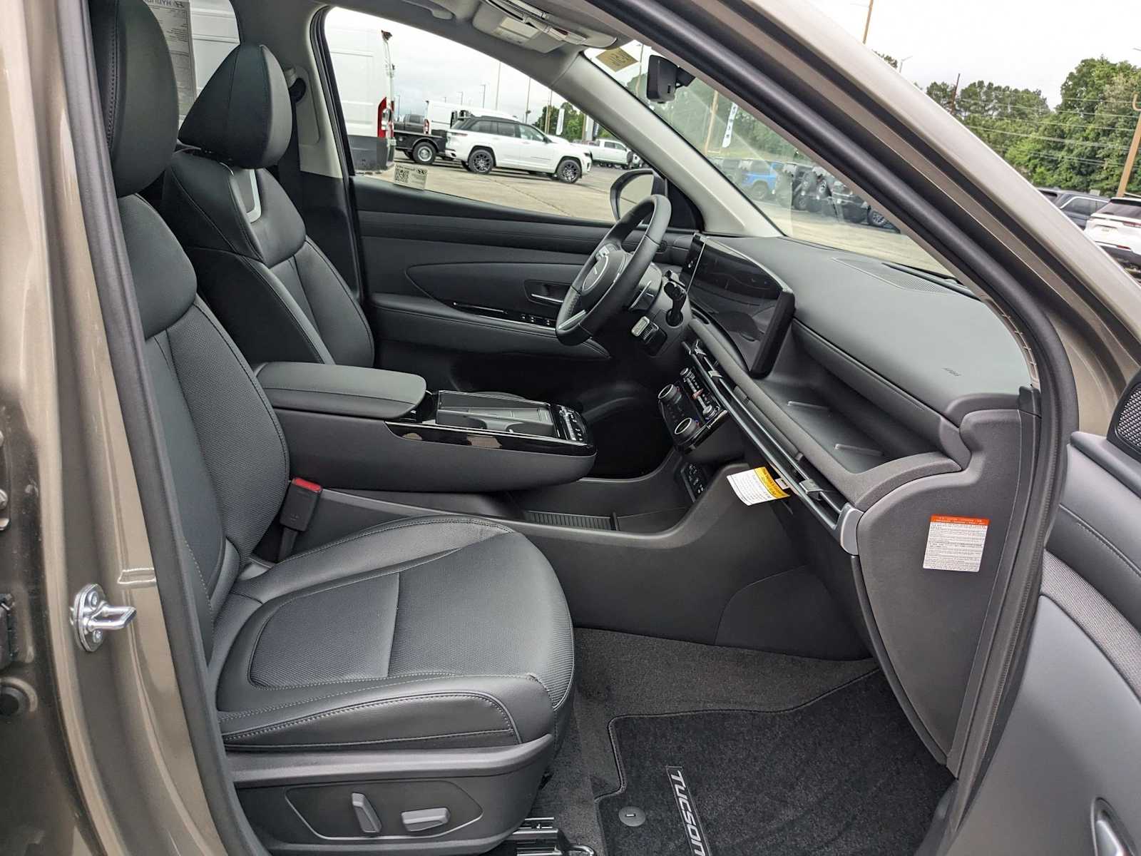 new 2025 Hyundai Tucson Hybrid car, priced at $43,385