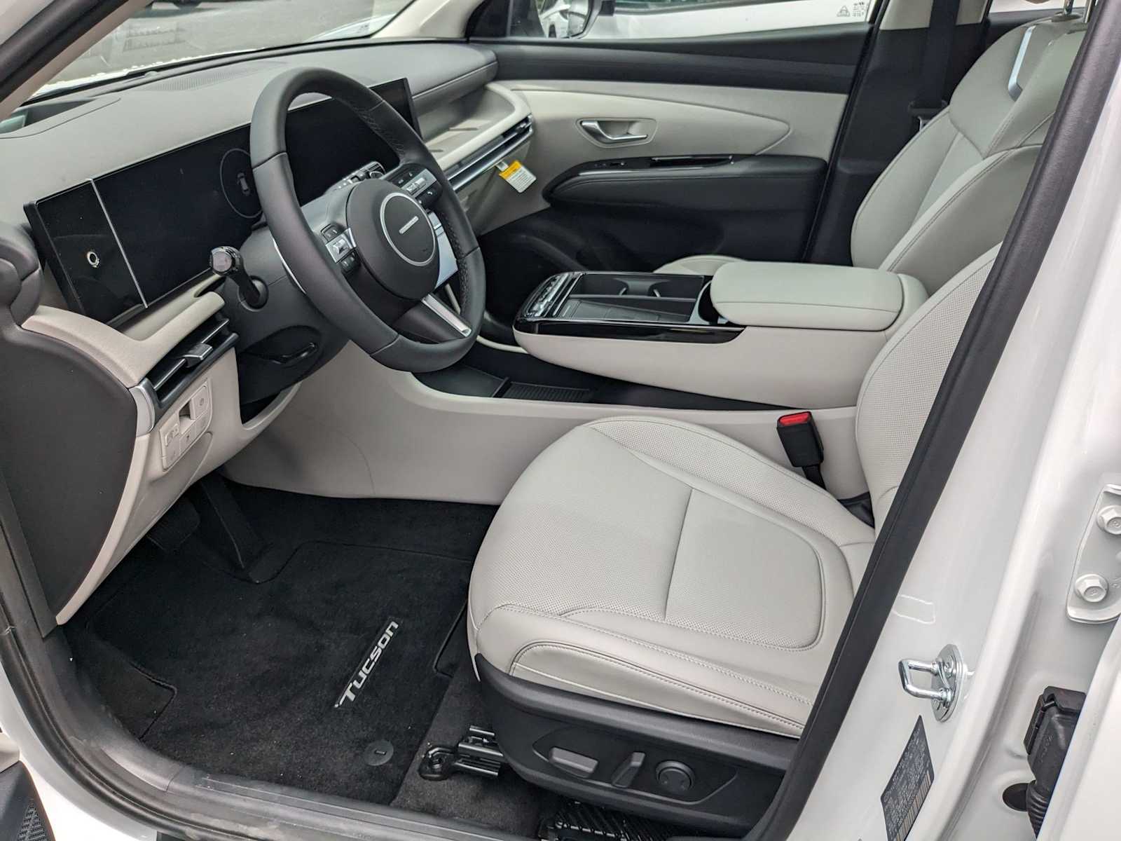 new 2025 Hyundai Tucson Hybrid car, priced at $43,830