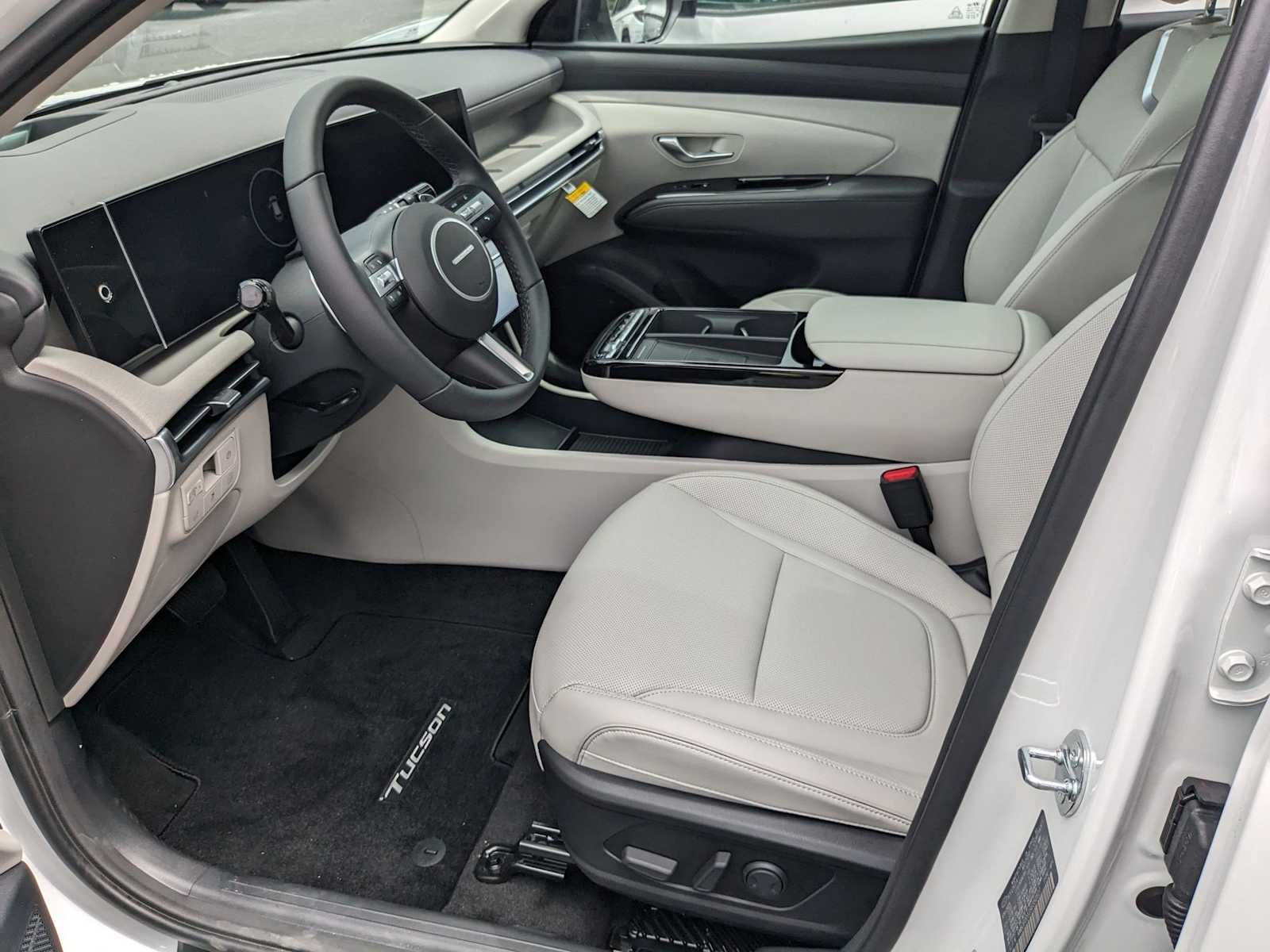 new 2025 Hyundai Tucson Hybrid car, priced at $43,830