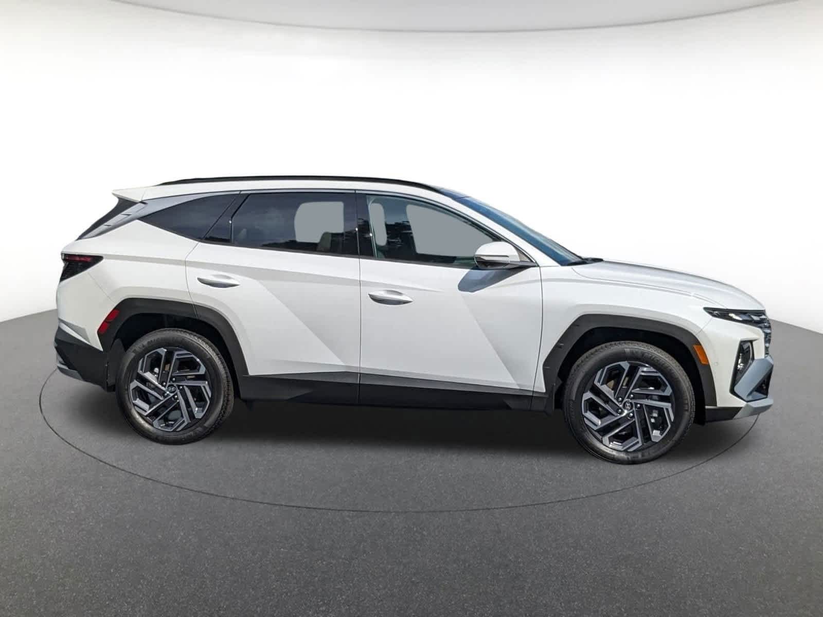 new 2025 Hyundai Tucson Hybrid car, priced at $43,885