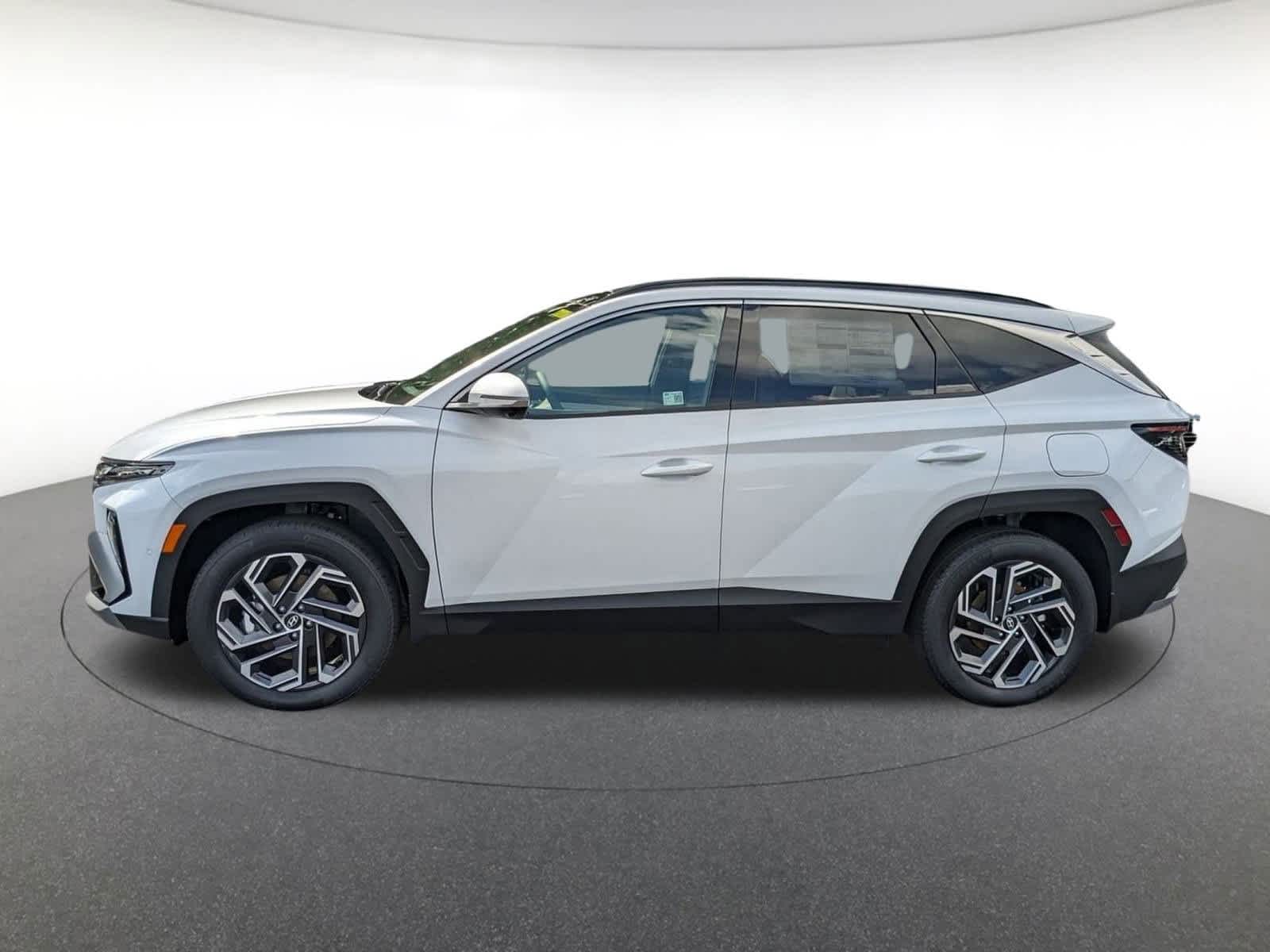 new 2025 Hyundai Tucson Hybrid car, priced at $43,885