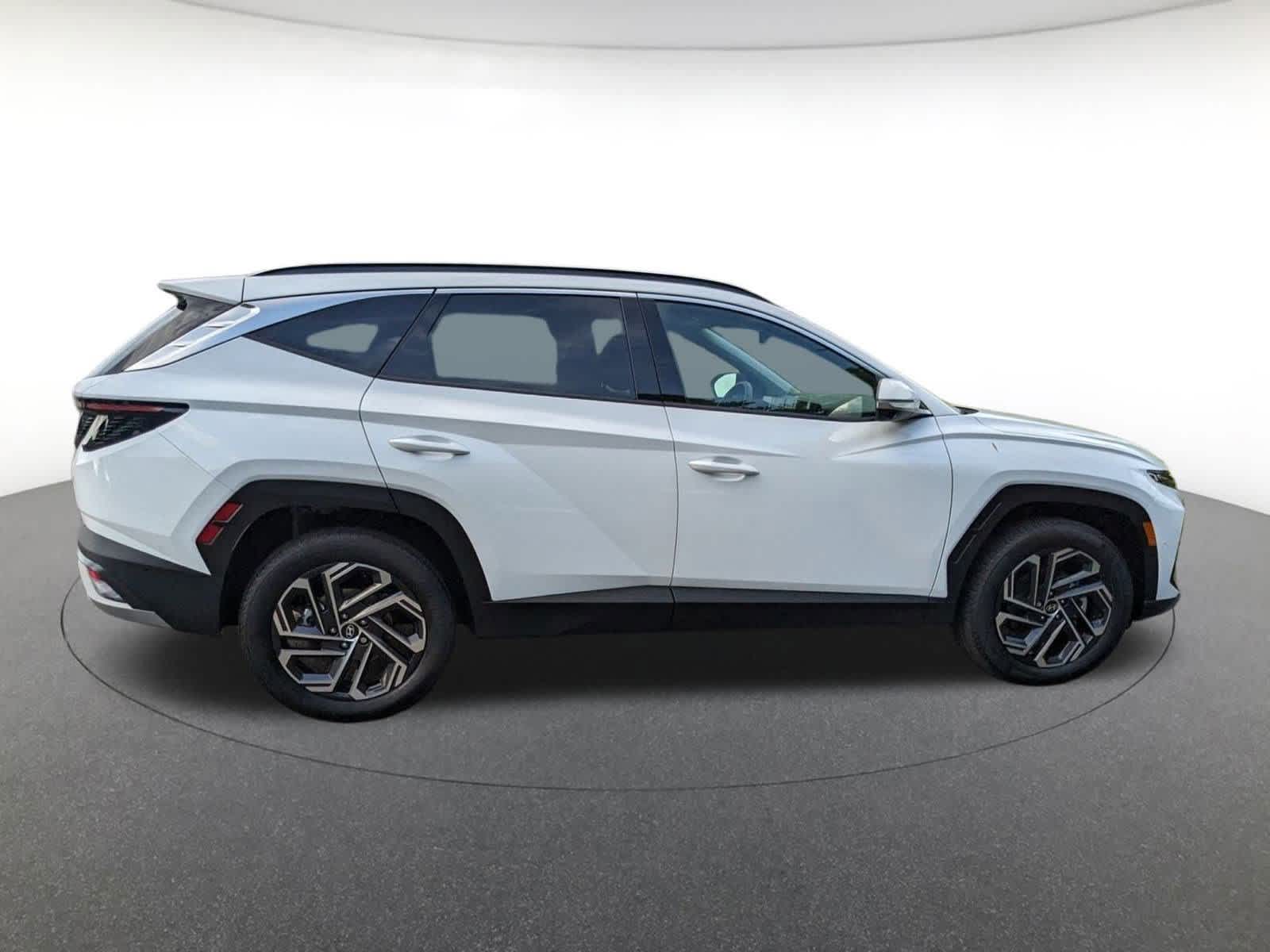 new 2025 Hyundai Tucson Hybrid car, priced at $43,830