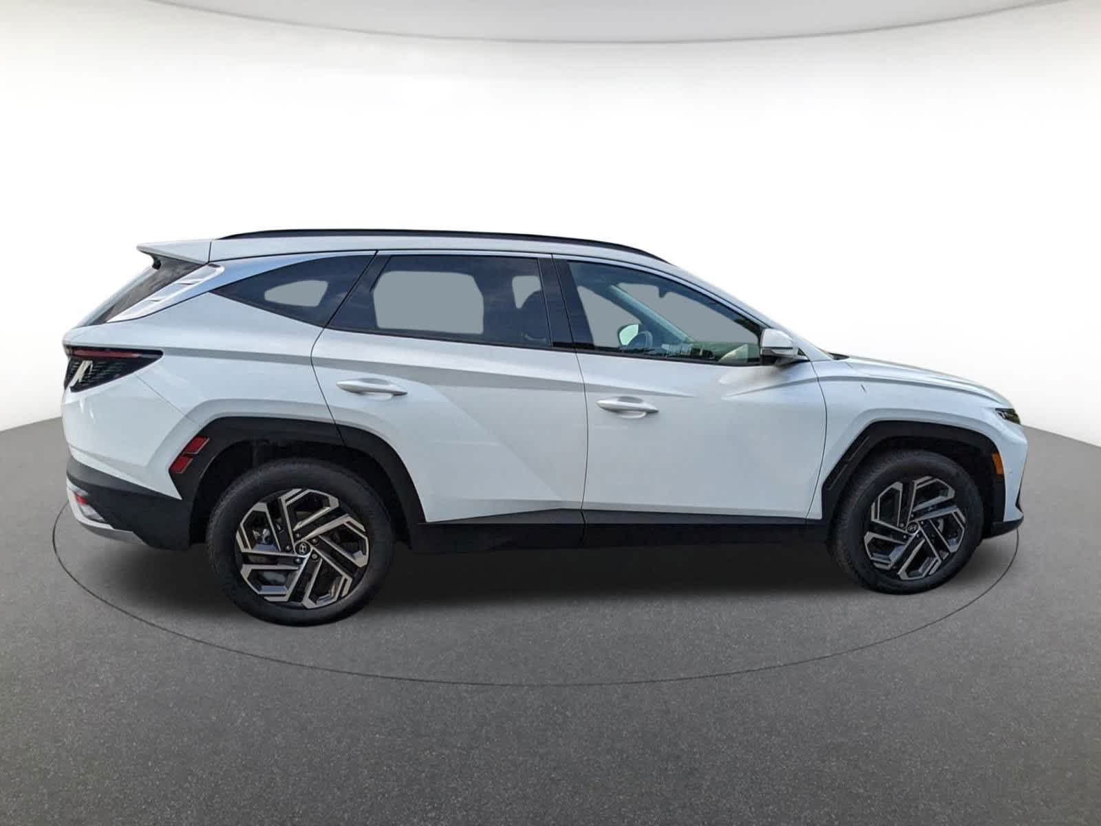 new 2025 Hyundai Tucson Hybrid car, priced at $43,830