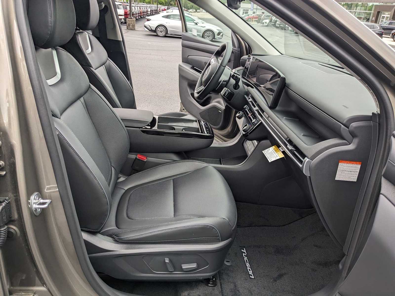 new 2025 Hyundai Tucson Hybrid car, priced at $41,956