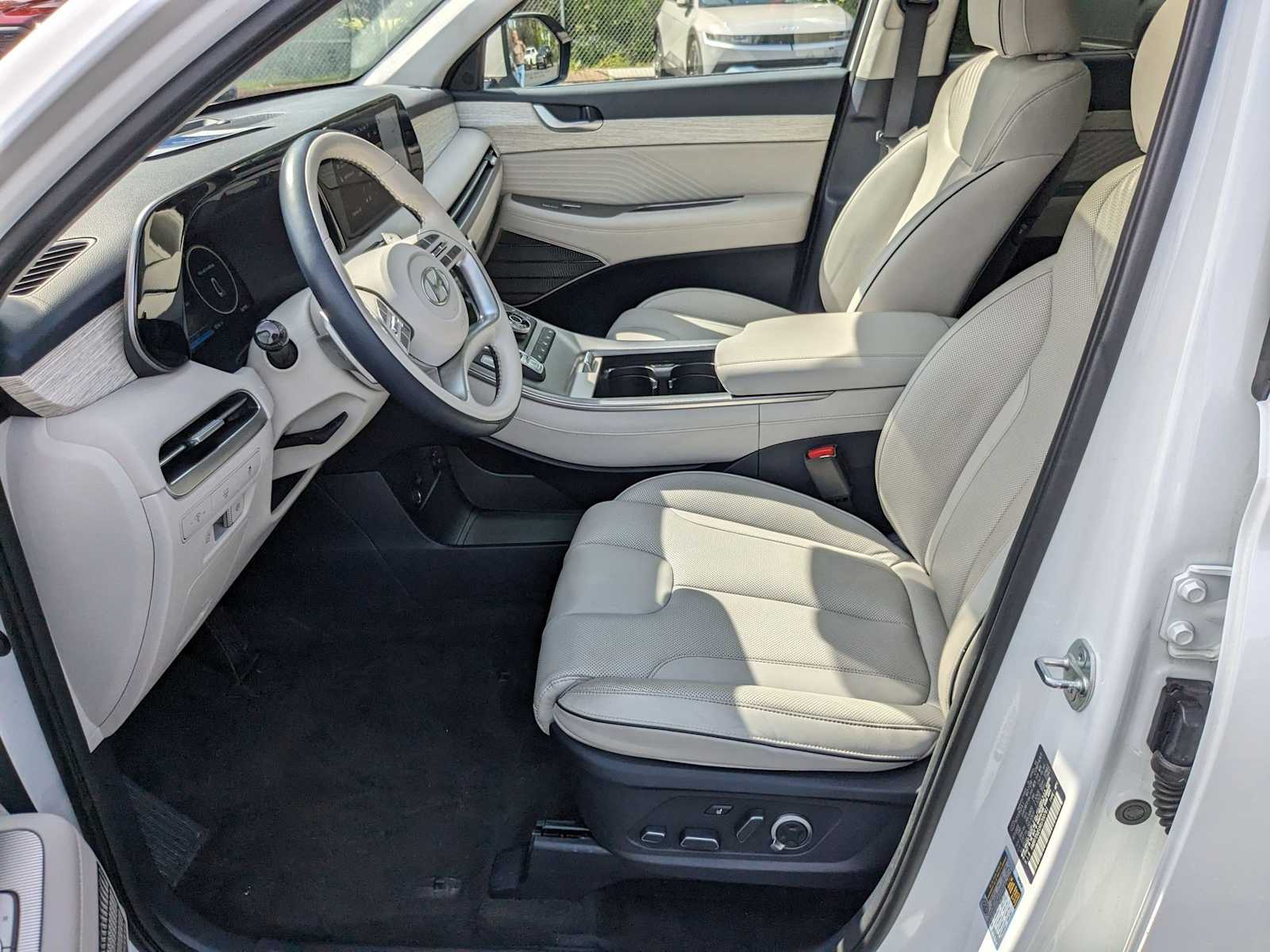 used 2024 Hyundai Palisade car, priced at $39,900