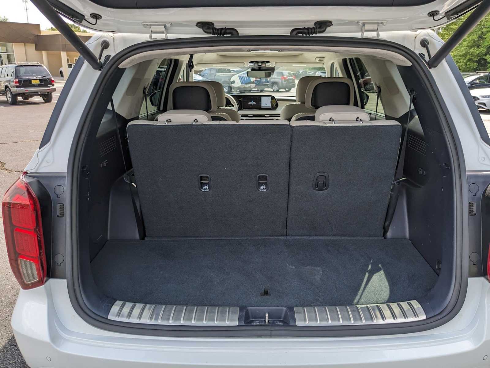 used 2024 Hyundai Palisade car, priced at $39,900