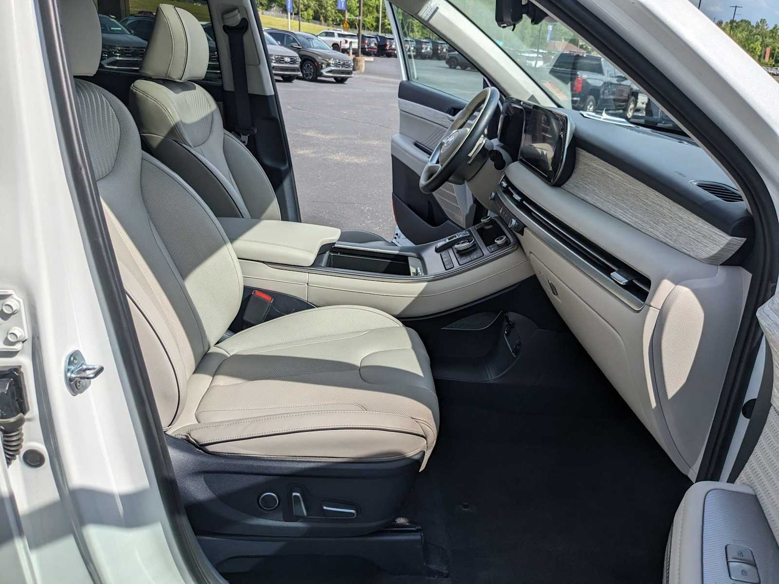 used 2024 Hyundai Palisade car, priced at $39,900