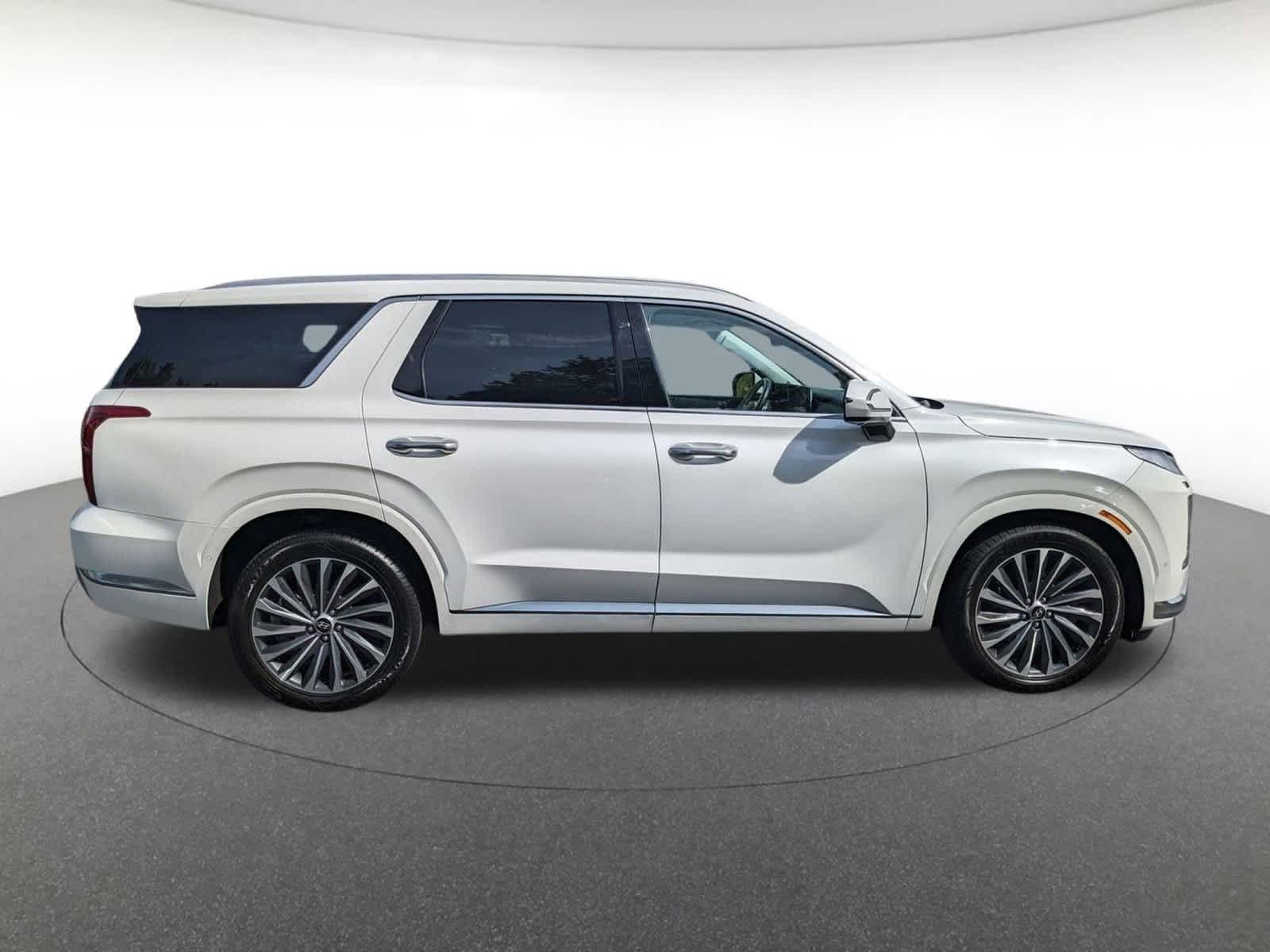 used 2024 Hyundai Palisade car, priced at $39,900