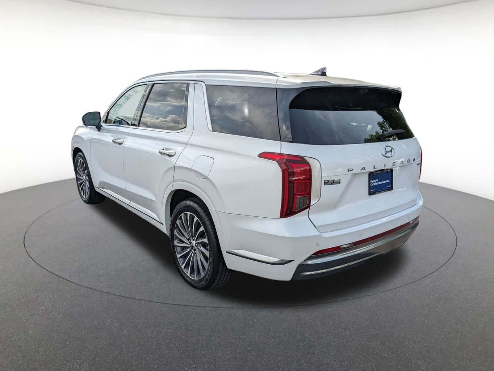 used 2024 Hyundai Palisade car, priced at $39,900