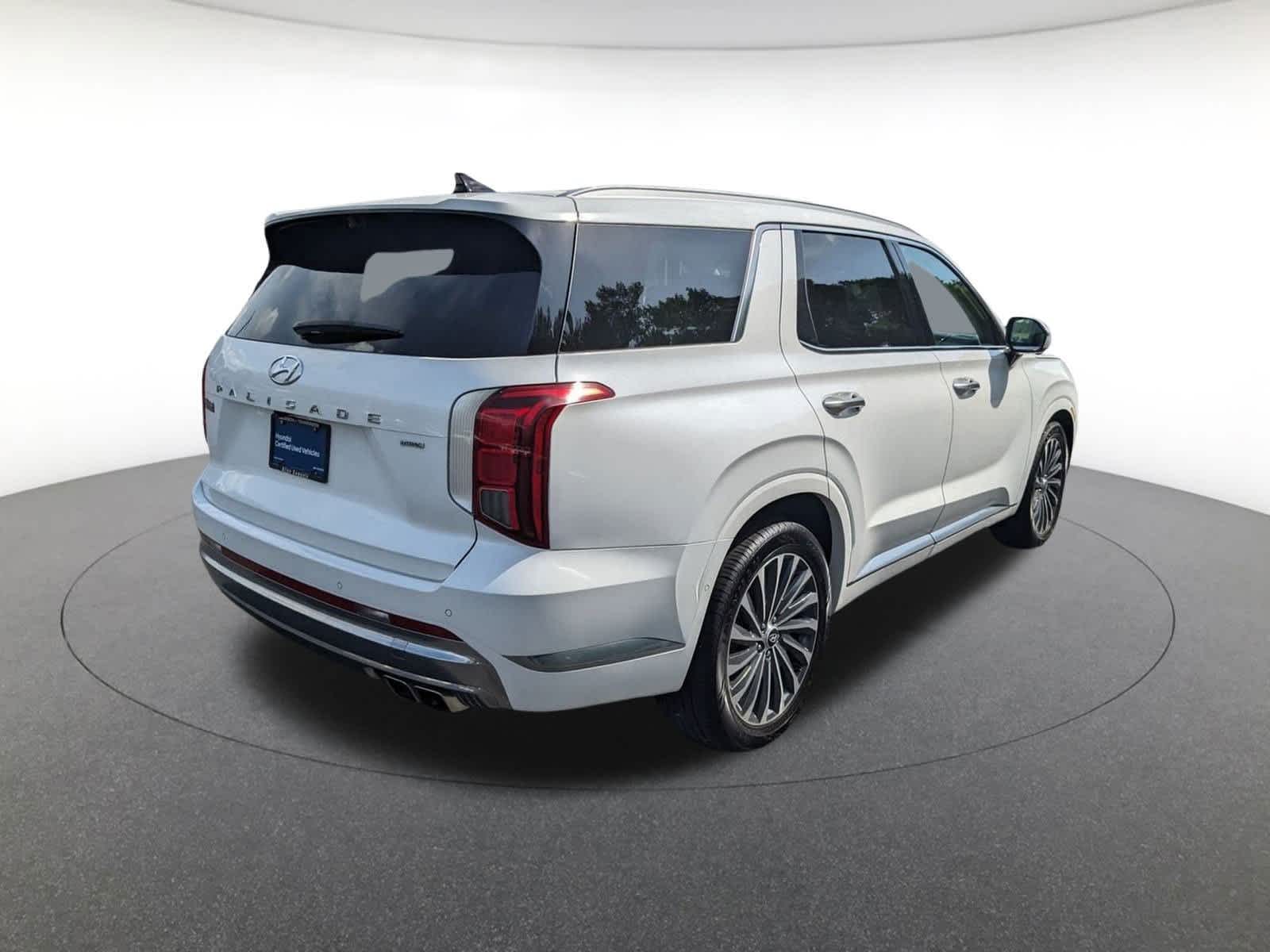 used 2024 Hyundai Palisade car, priced at $39,900