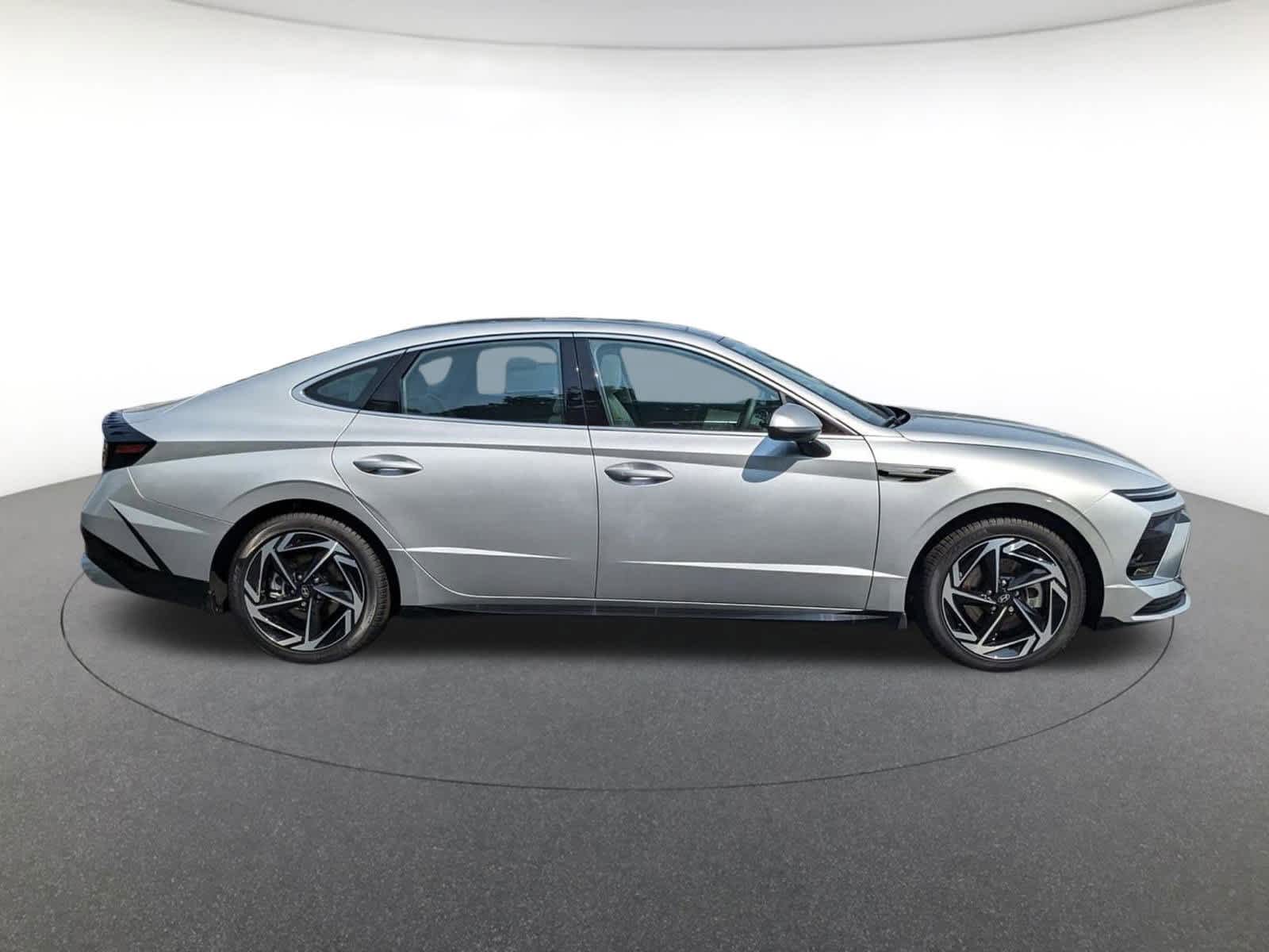 new 2025 Hyundai Sonata car, priced at $32,880