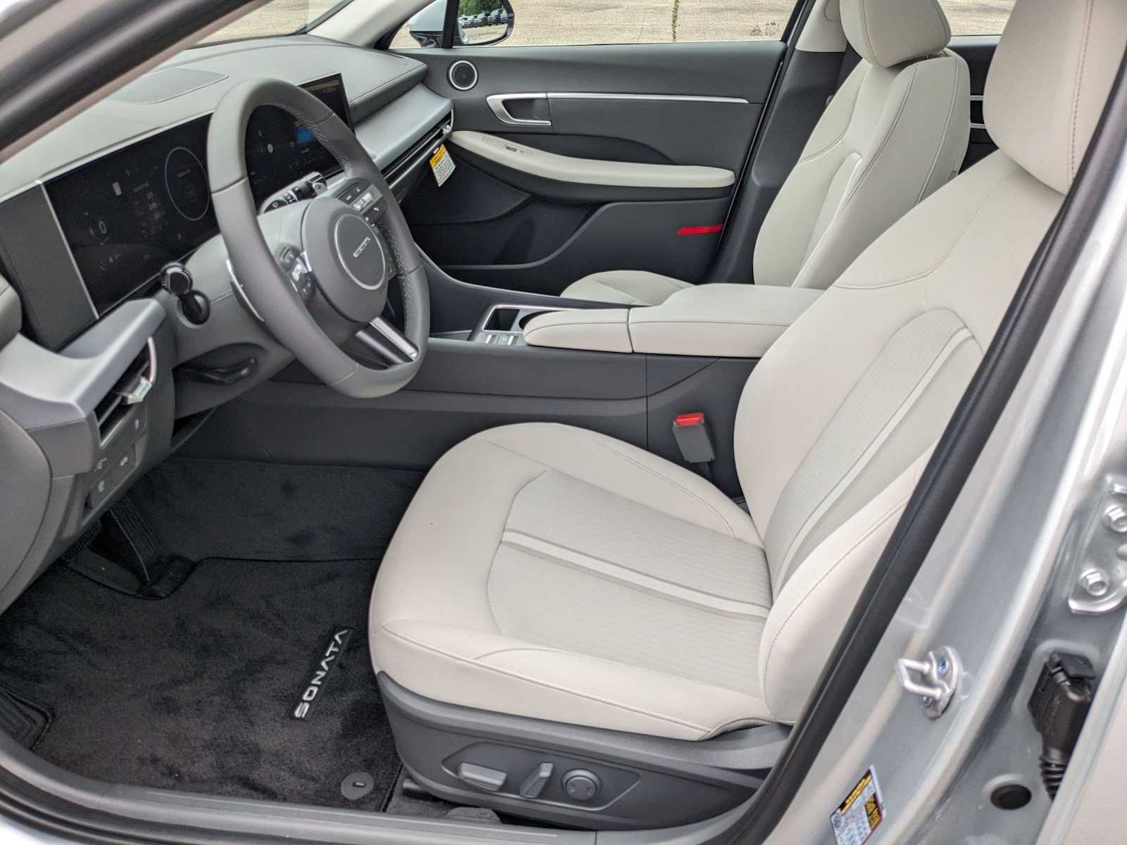 new 2025 Hyundai Sonata car, priced at $32,895