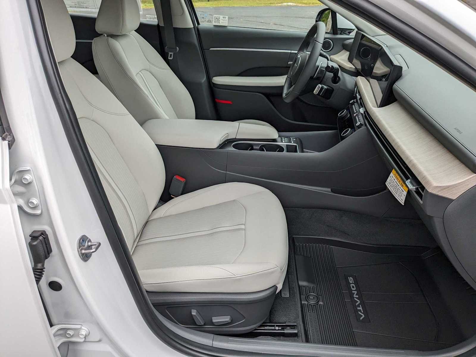 used 2024 Hyundai Sonata Hybrid car, priced at $27,000