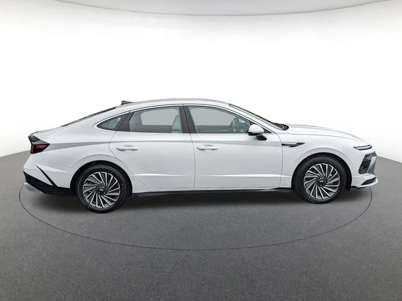 used 2024 Hyundai Sonata Hybrid car, priced at $27,000