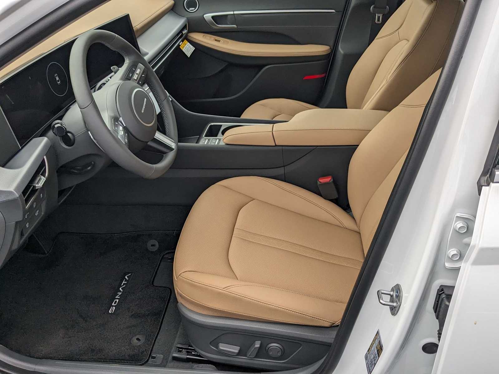 new 2025 Hyundai Sonata Hybrid car, priced at $39,960