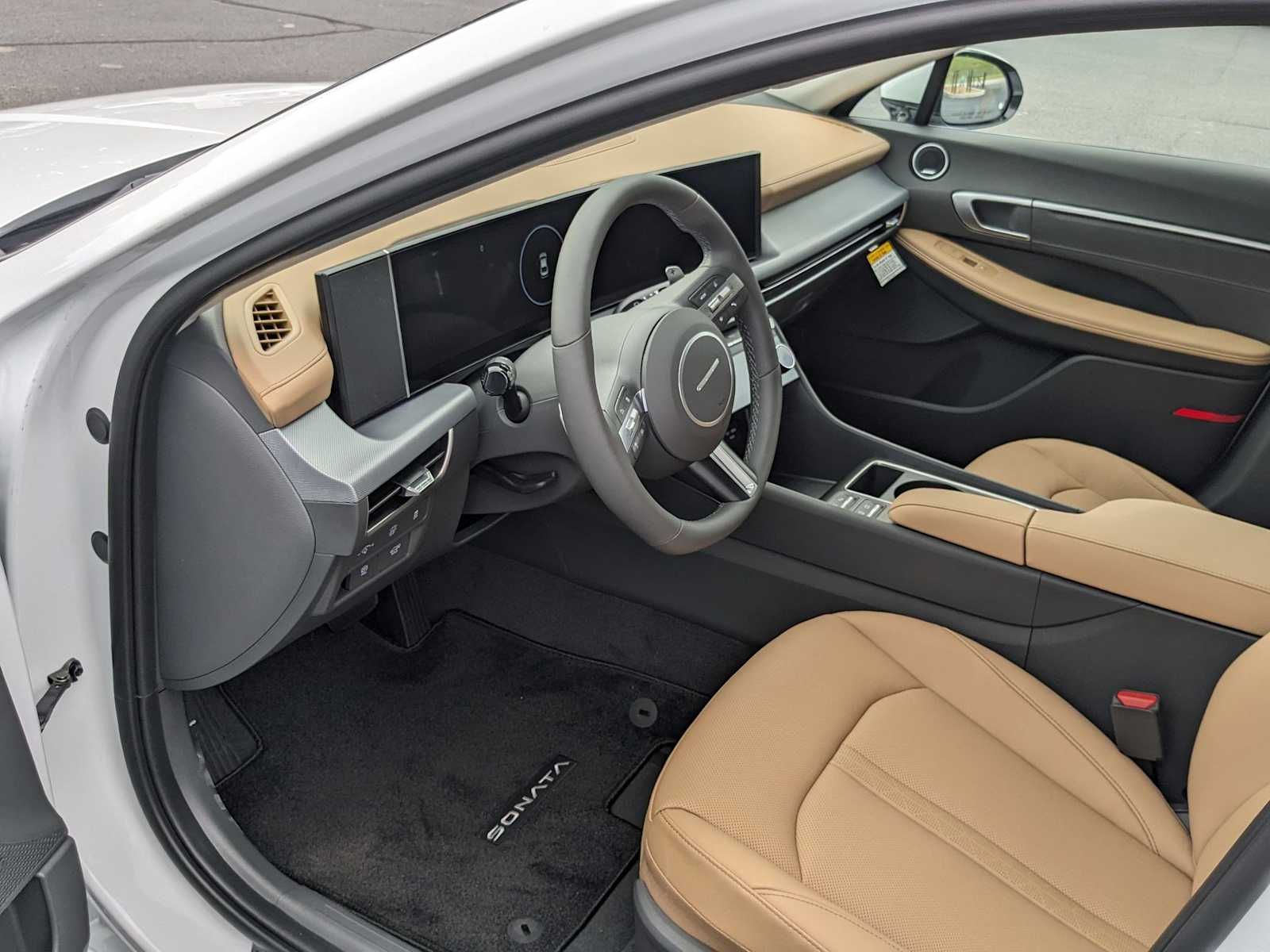 new 2025 Hyundai Sonata Hybrid car, priced at $39,960