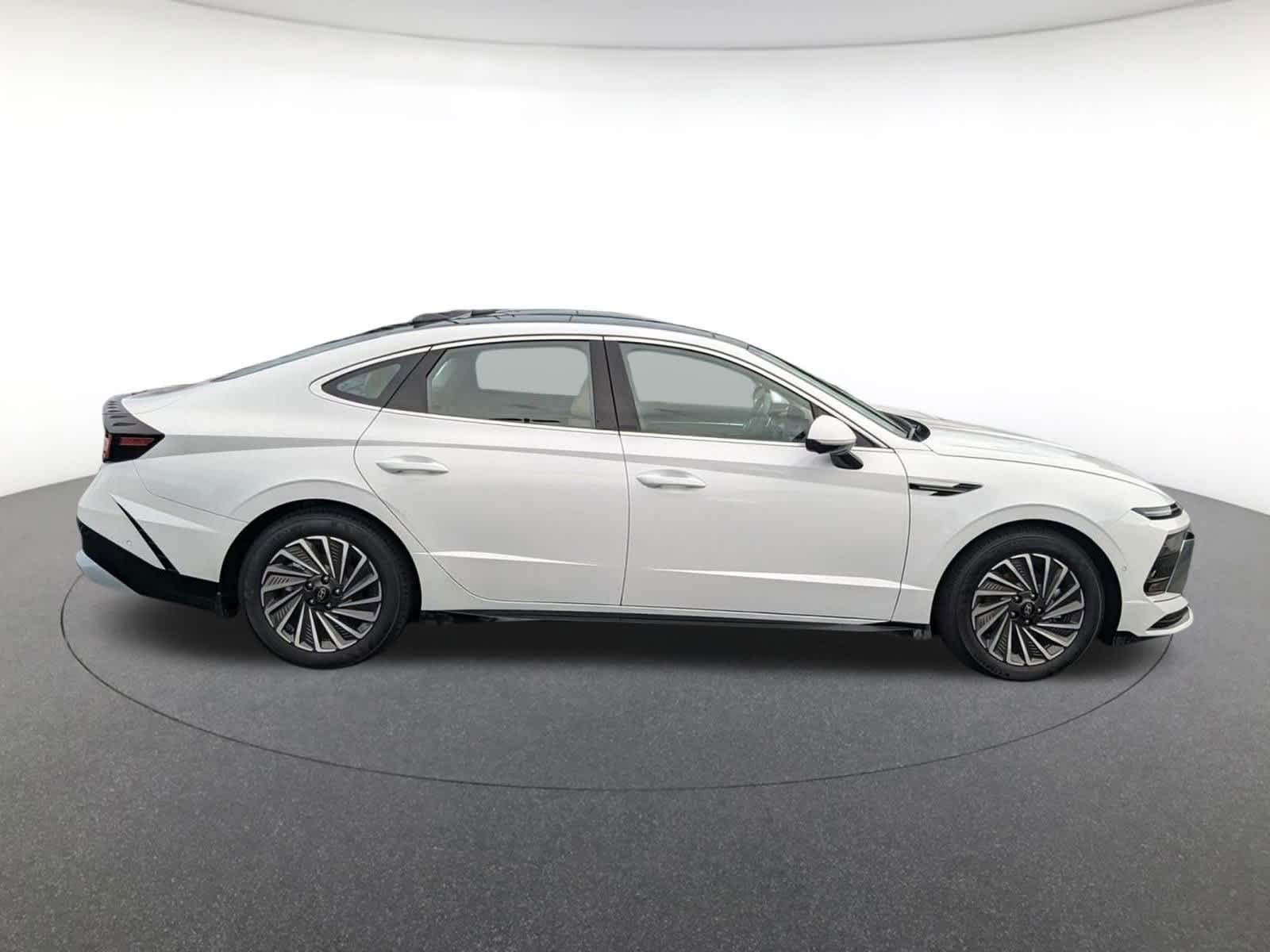new 2025 Hyundai Sonata Hybrid car, priced at $39,960