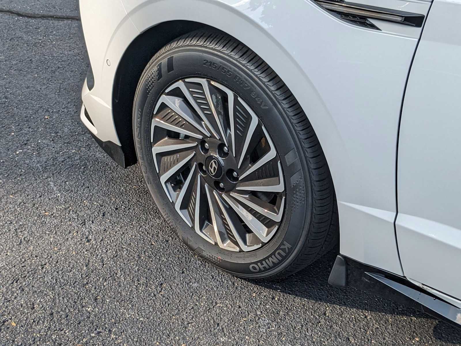new 2025 Hyundai Sonata Hybrid car, priced at $39,990