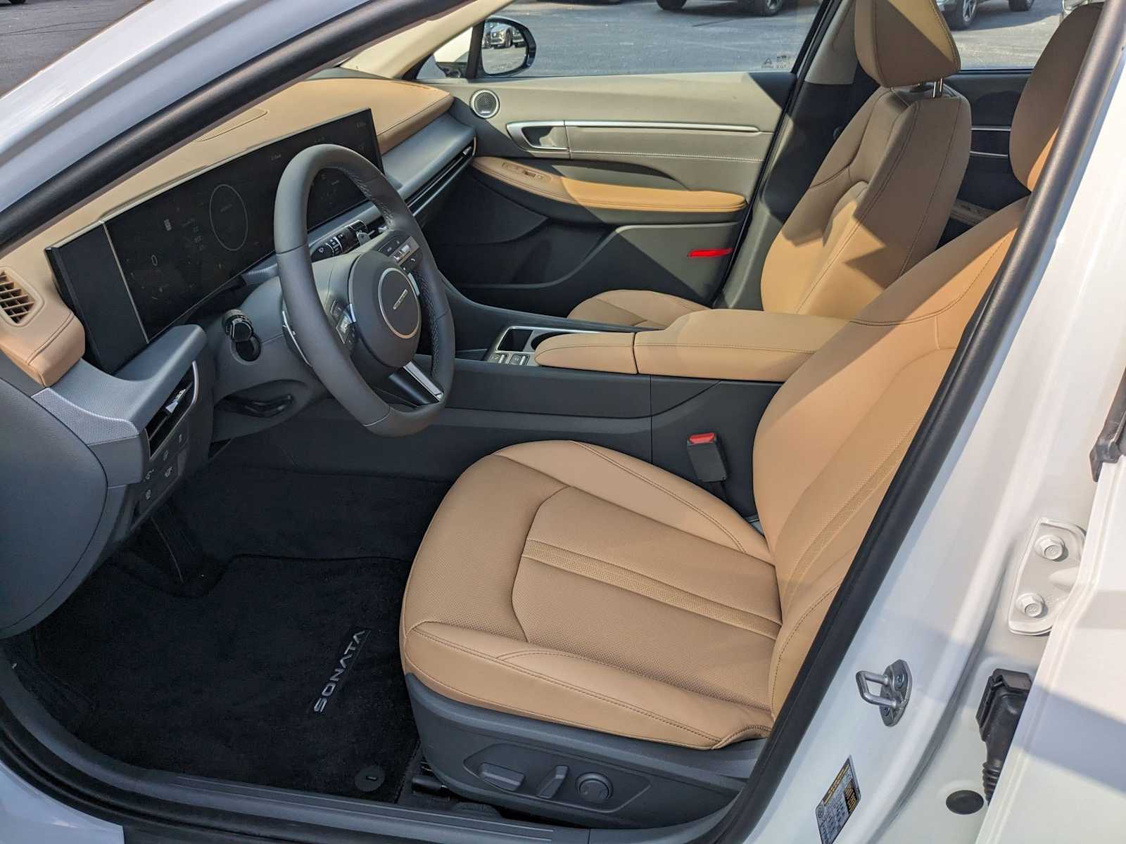 new 2025 Hyundai Sonata Hybrid car, priced at $39,990