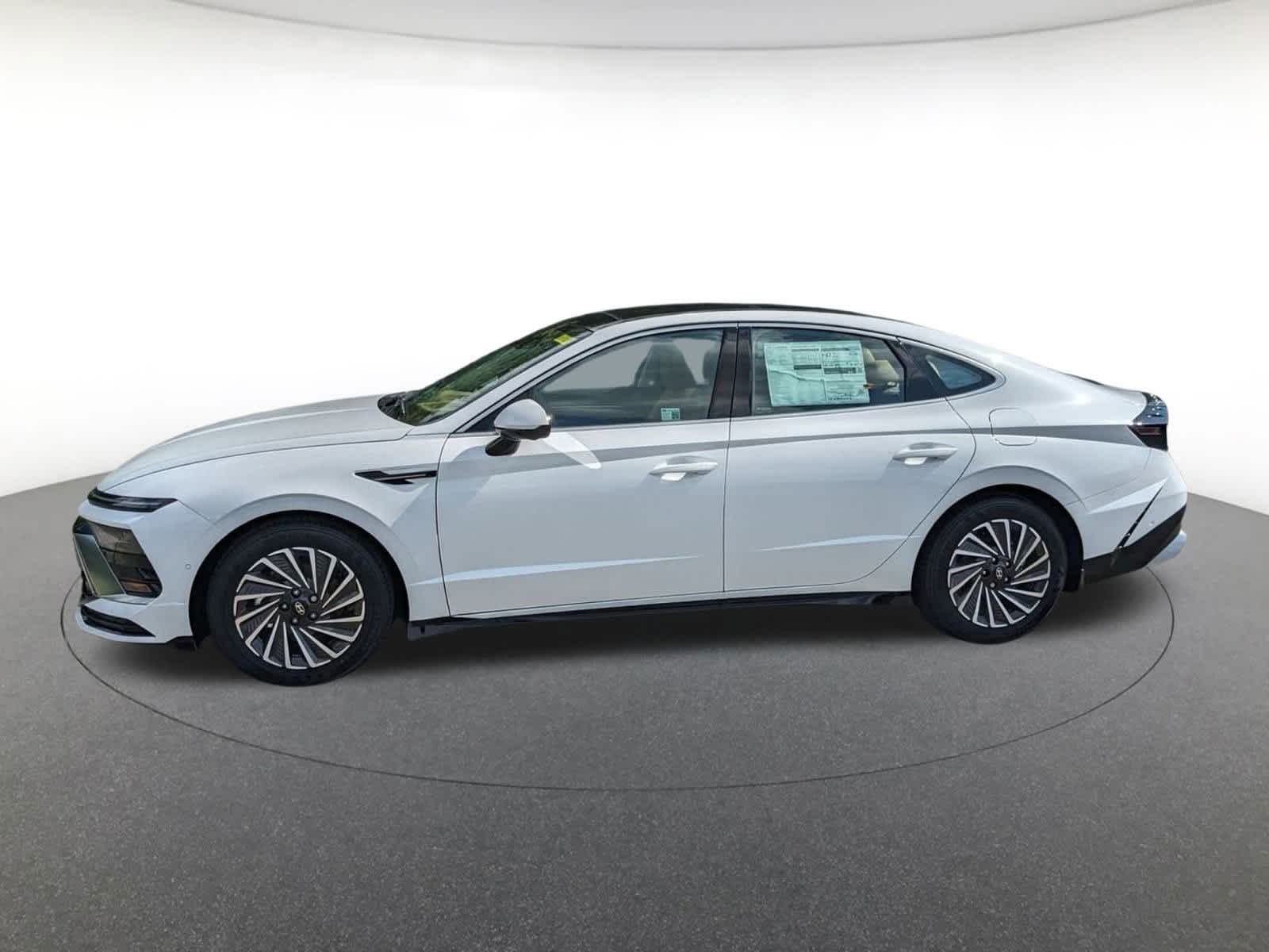 new 2025 Hyundai Sonata Hybrid car, priced at $39,960