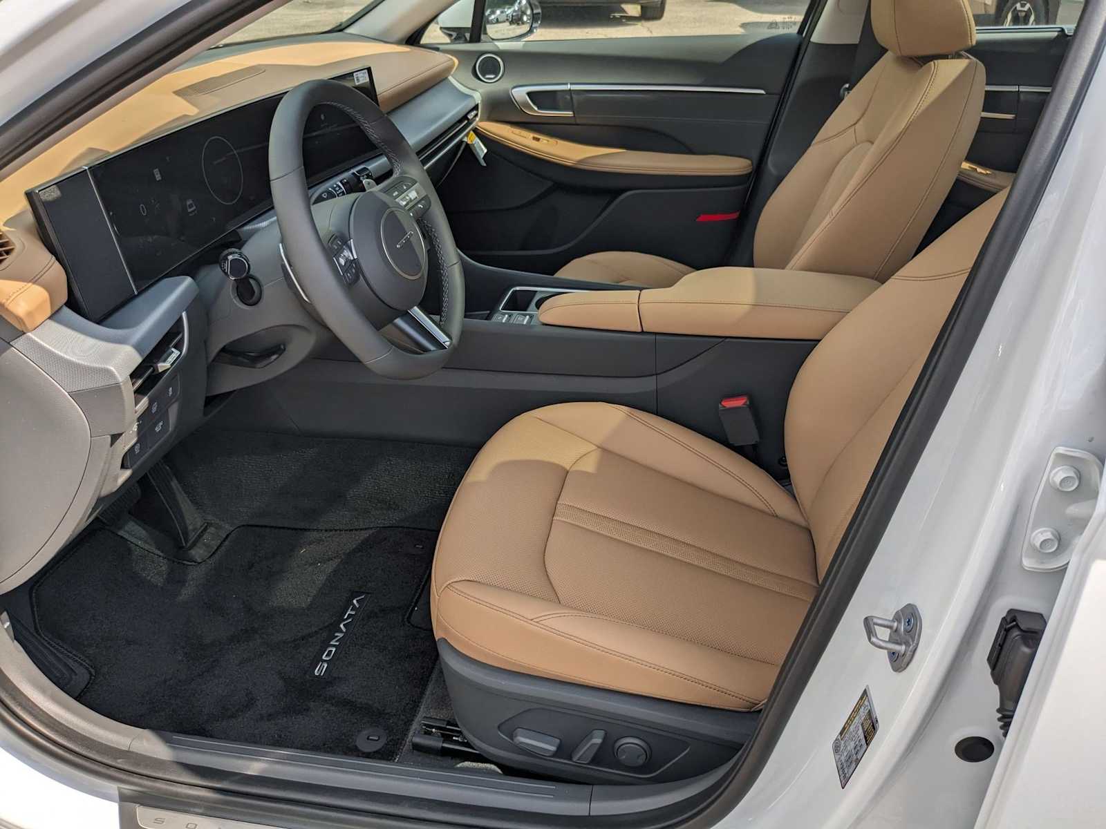 new 2025 Hyundai Sonata Hybrid car, priced at $39,960