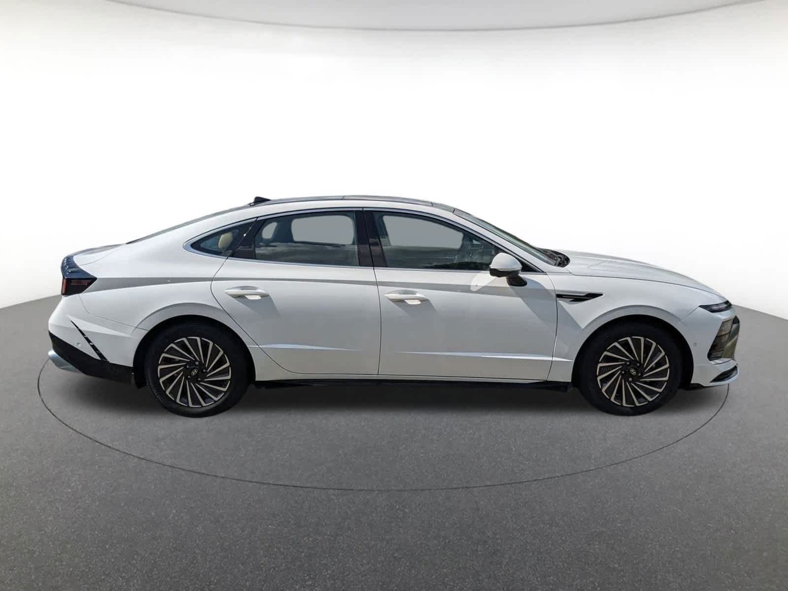 new 2025 Hyundai Sonata Hybrid car, priced at $39,960