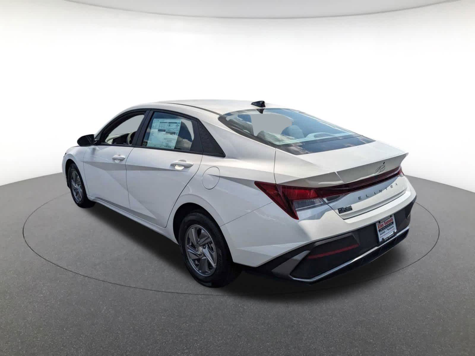 new 2024 Hyundai Elantra car, priced at $21,900