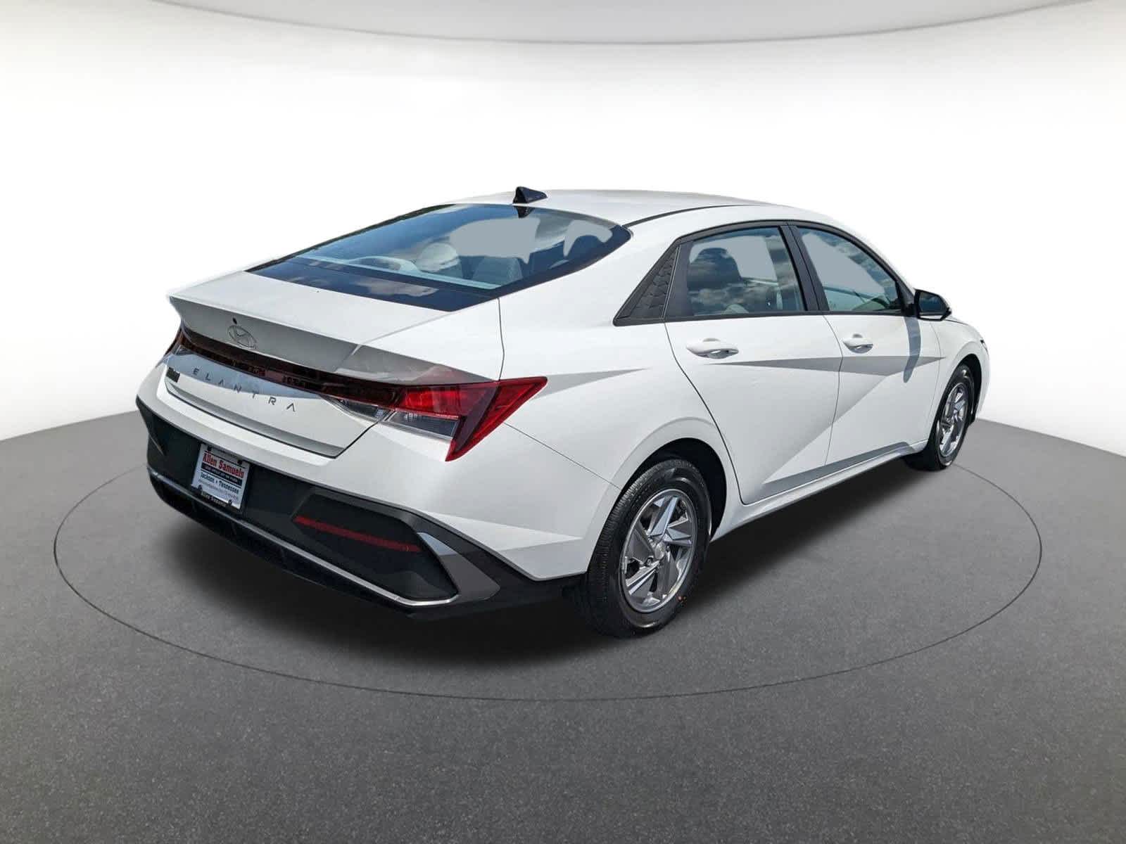 new 2024 Hyundai Elantra car, priced at $21,900