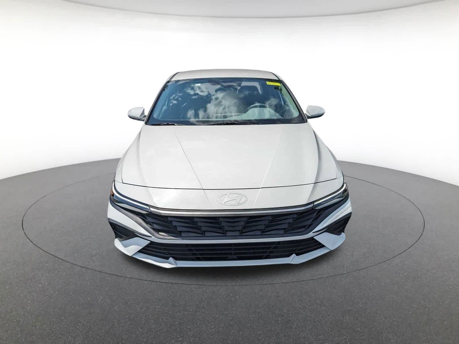 new 2024 Hyundai Elantra car, priced at $21,900