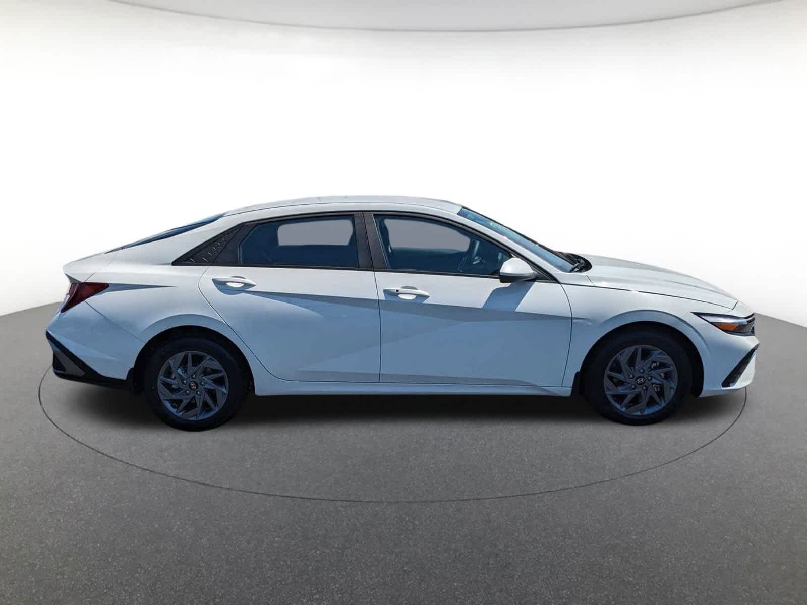 new 2024 Hyundai Elantra car, priced at $23,034