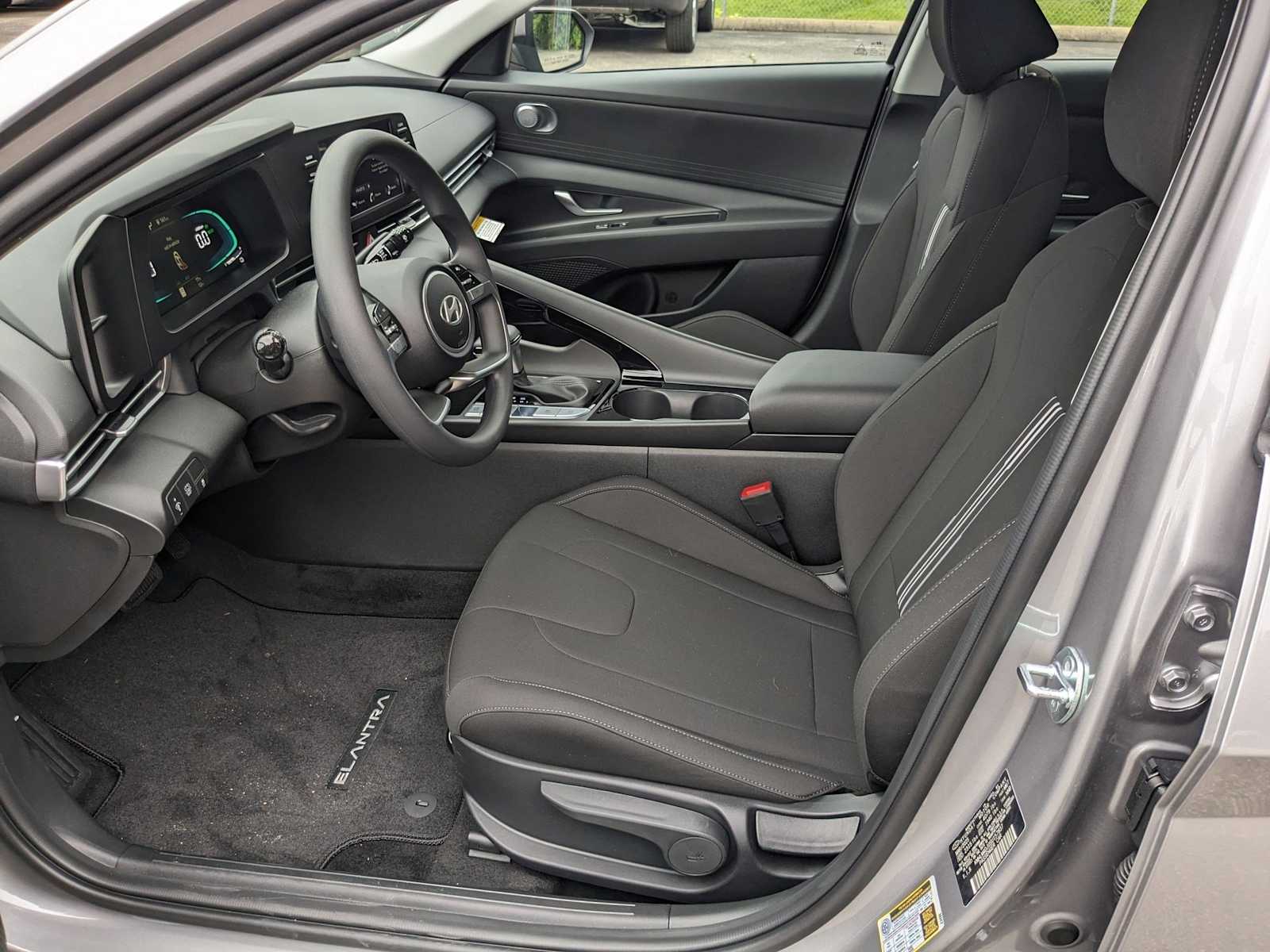 new 2025 Hyundai Elantra Hybrid car, priced at $27,270