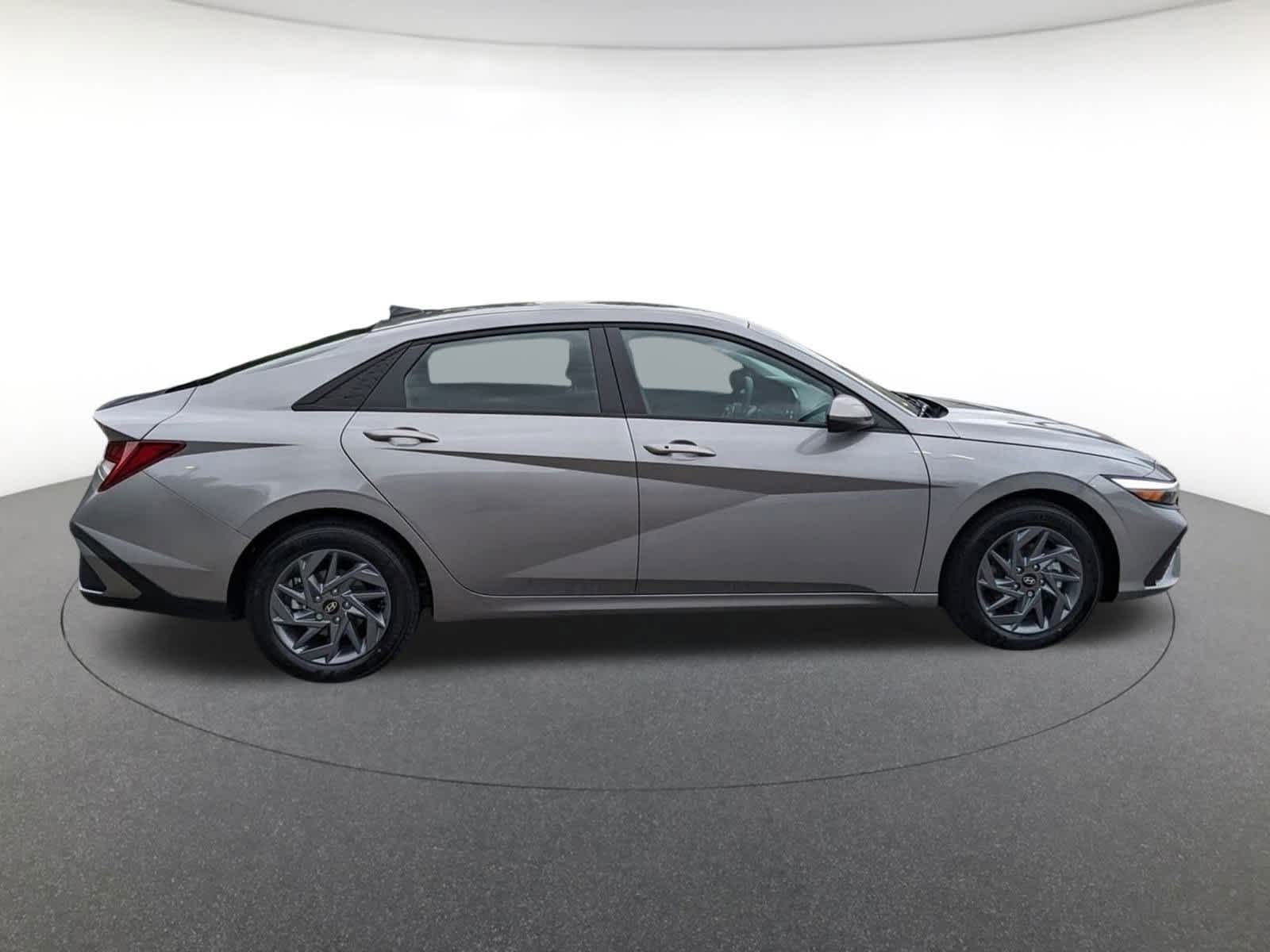 new 2025 Hyundai Elantra Hybrid car, priced at $27,270
