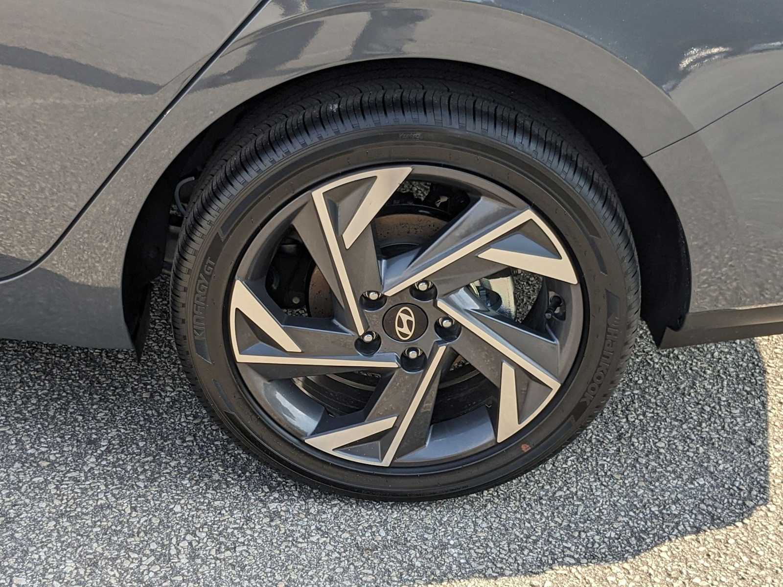 new 2025 Hyundai Elantra Hybrid car, priced at $28,330