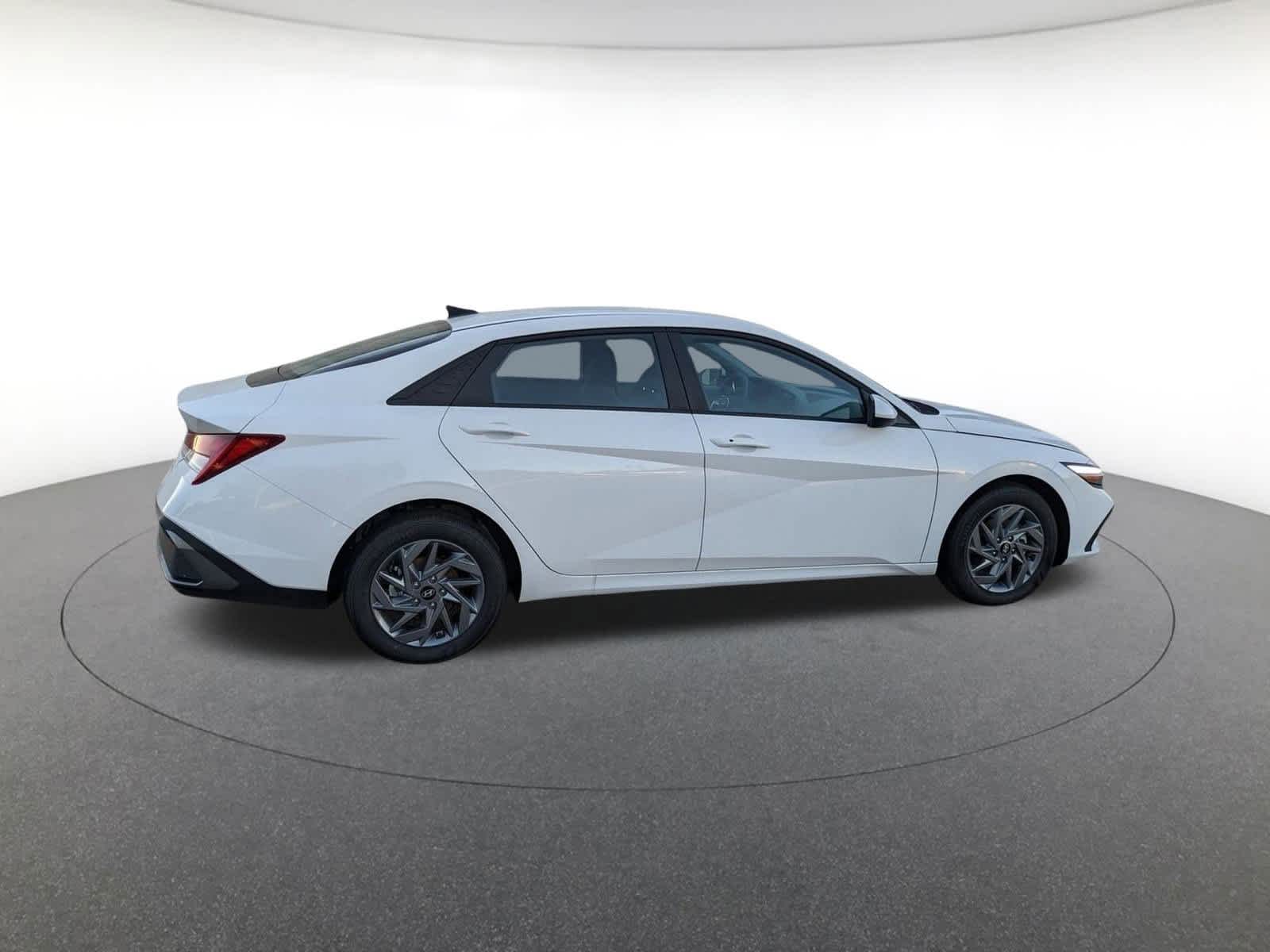 new 2025 Hyundai Elantra Hybrid car, priced at $25,800