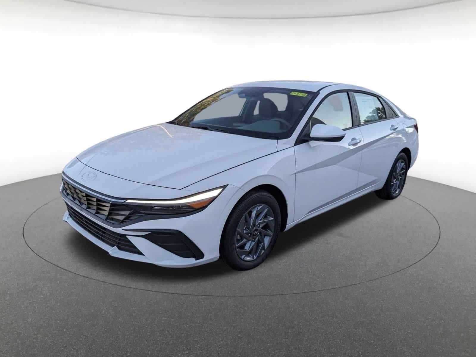 new 2025 Hyundai Elantra Hybrid car, priced at $25,800