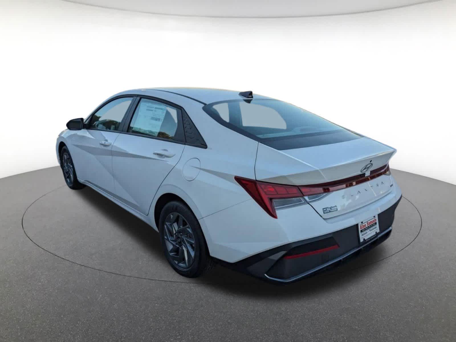 new 2025 Hyundai Elantra Hybrid car, priced at $25,800