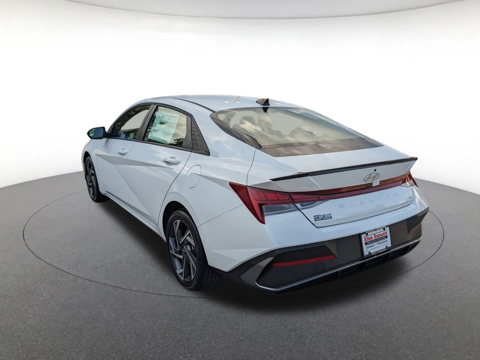 new 2025 Hyundai Elantra Hybrid car, priced at $29,710